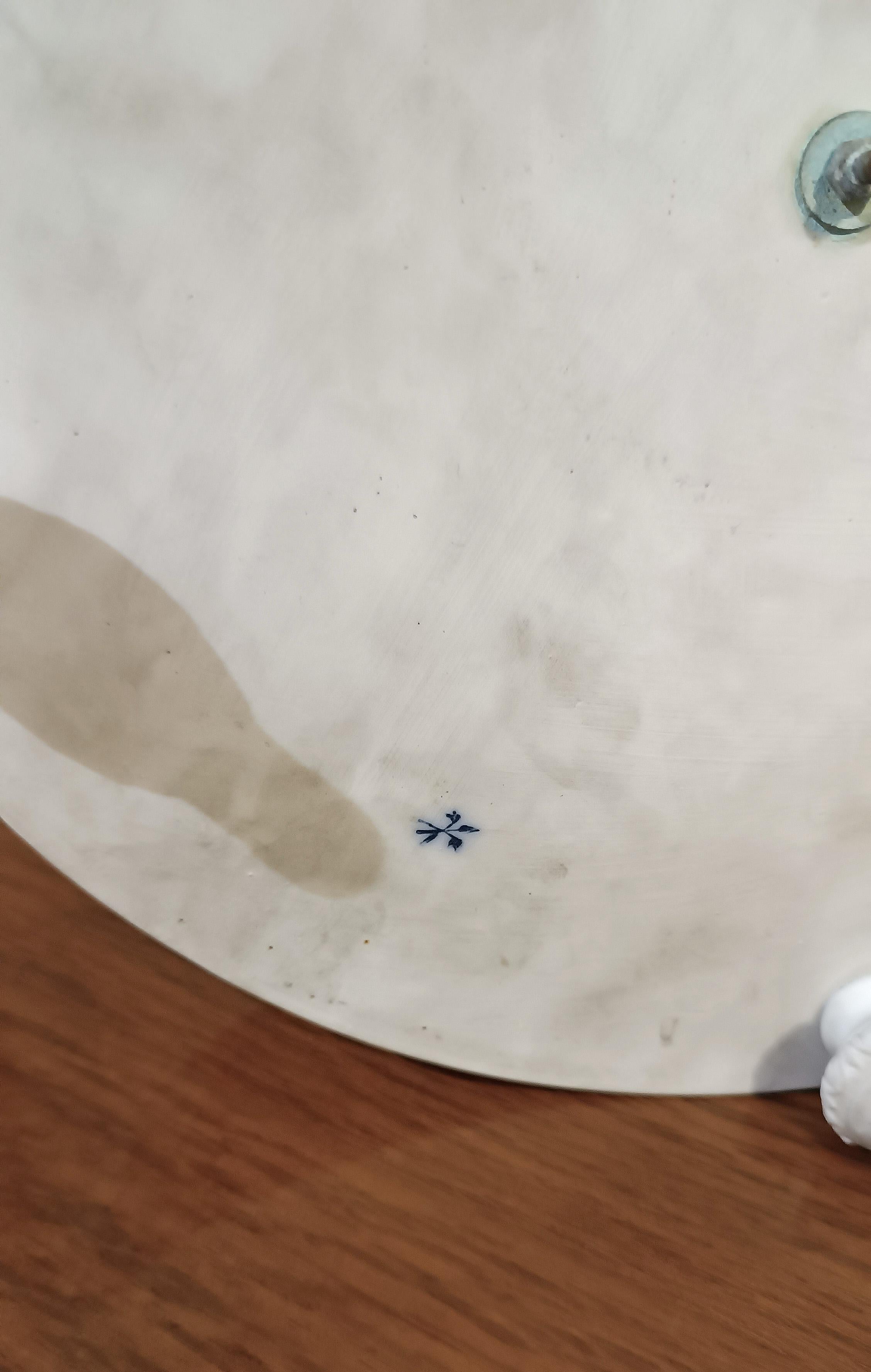 PREMIÈRE MOITIÉ DU 19e SIÈCLE CENTRALE DE BISCUIT EN PORCELAINE en vente 5