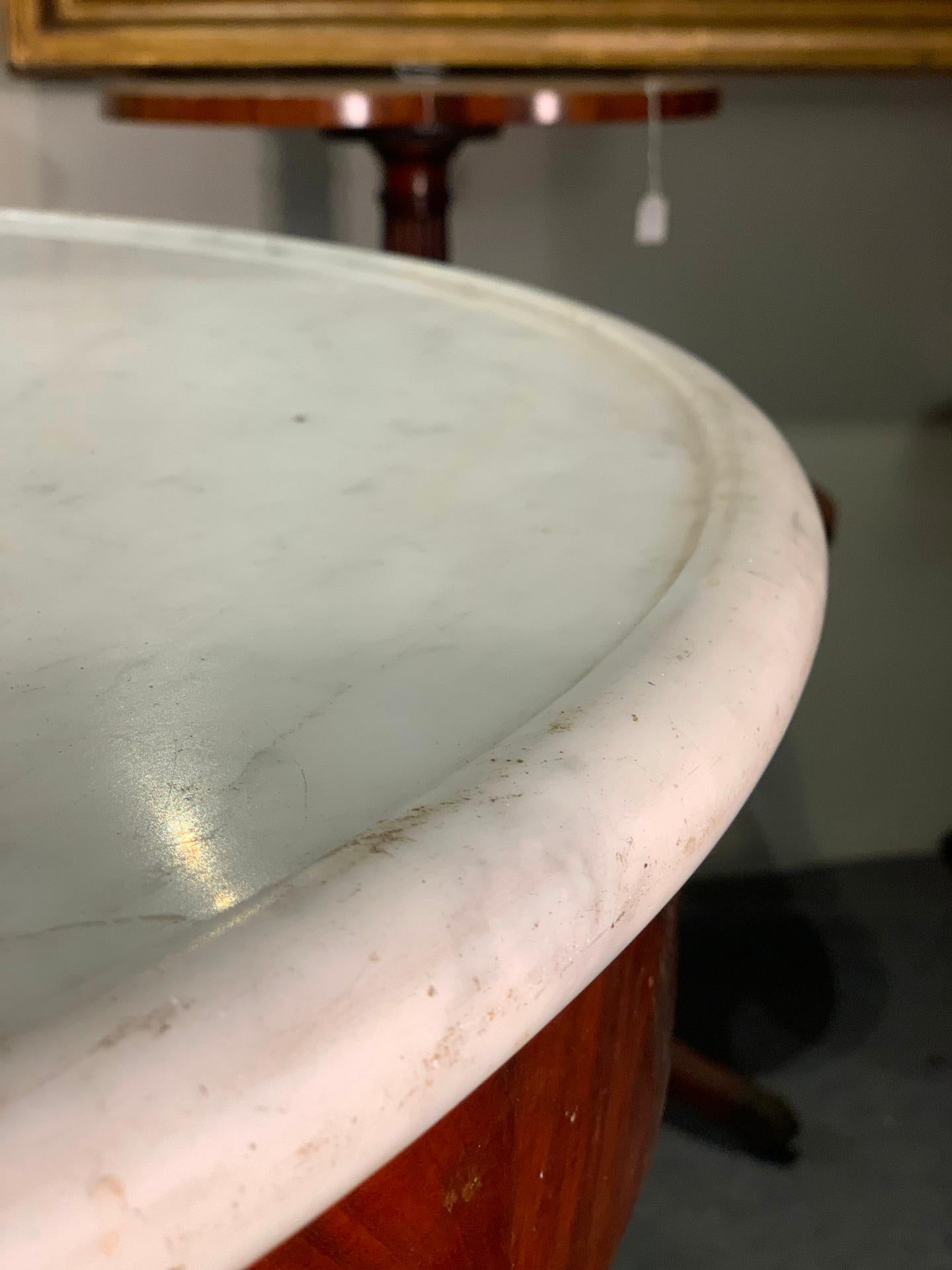 Marble FIRST HALF OF THE 19th CENTURY ROUND TABLE For Sale