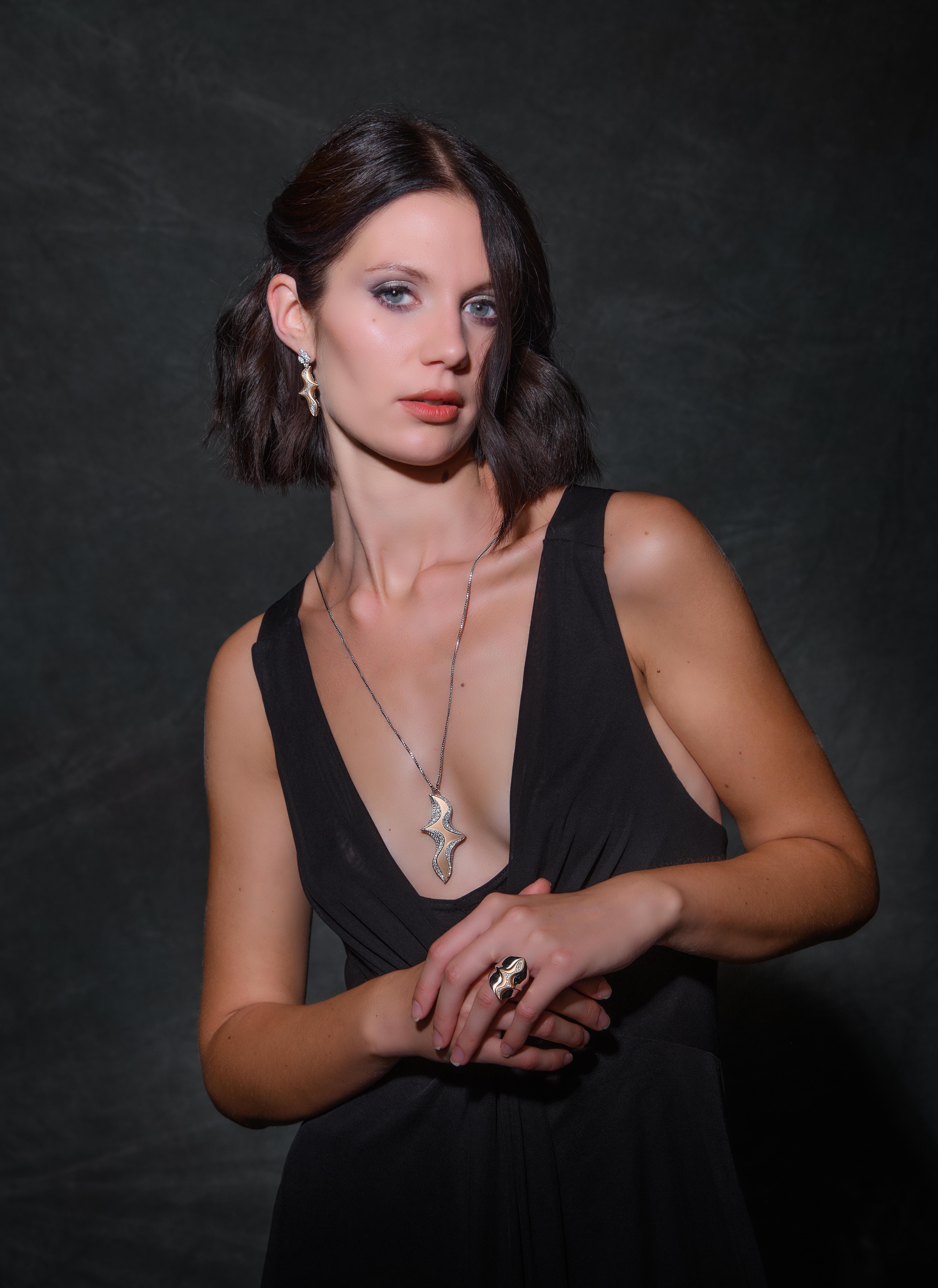 “First Kiss” Love Collection Necklace 18k Rose & White Gold & Brilliants. in vendita 3