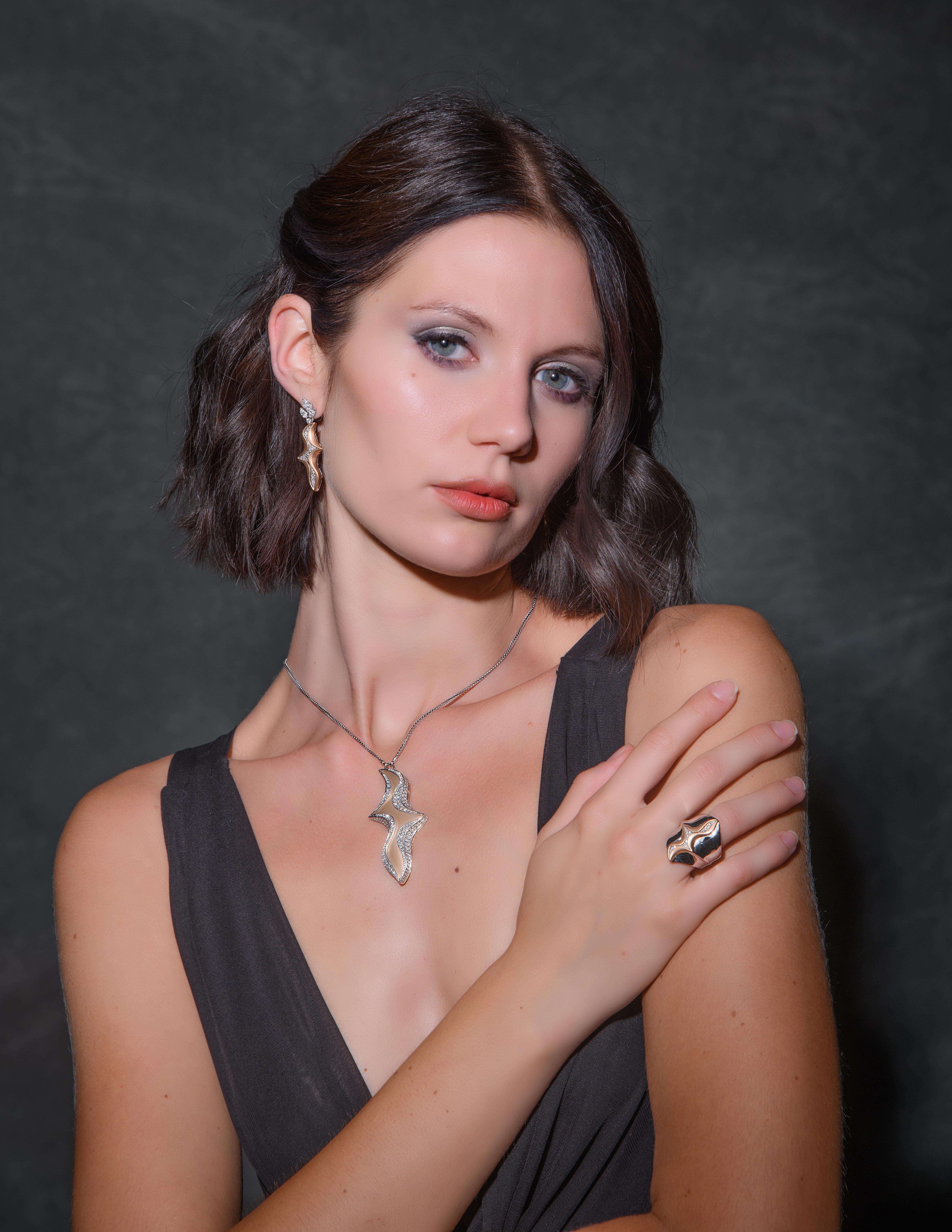 “First Kiss” Love Collection Ring 18k Rose & White Gold & Brilliants. (Brillantschliff) im Angebot