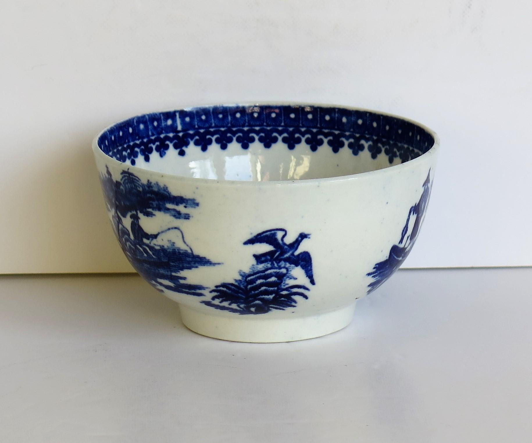 First Period Dr. Wall Worcester porcelain Blue Bowl in Fisherman Ptn, Circa 1775 In Good Condition In Lincoln, Lincolnshire