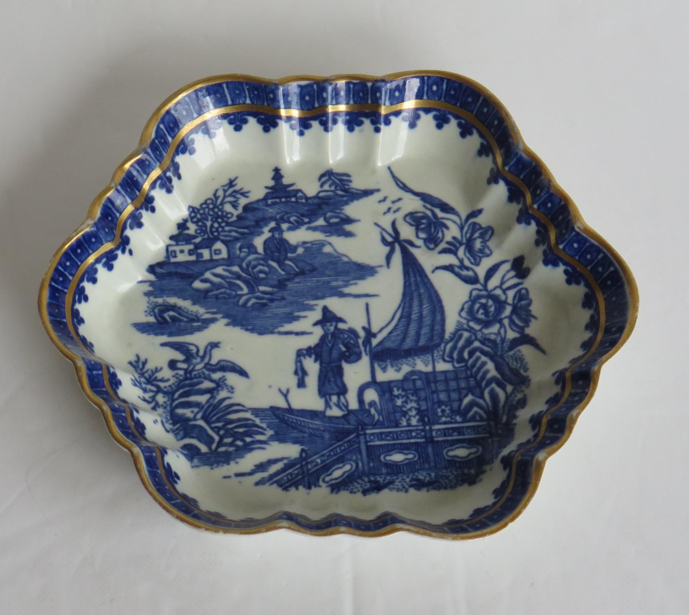 Vernissé Première période CIRCA Worcester Porcelaine Stand théière Pêcheur Ptn, Circa 1775 en vente