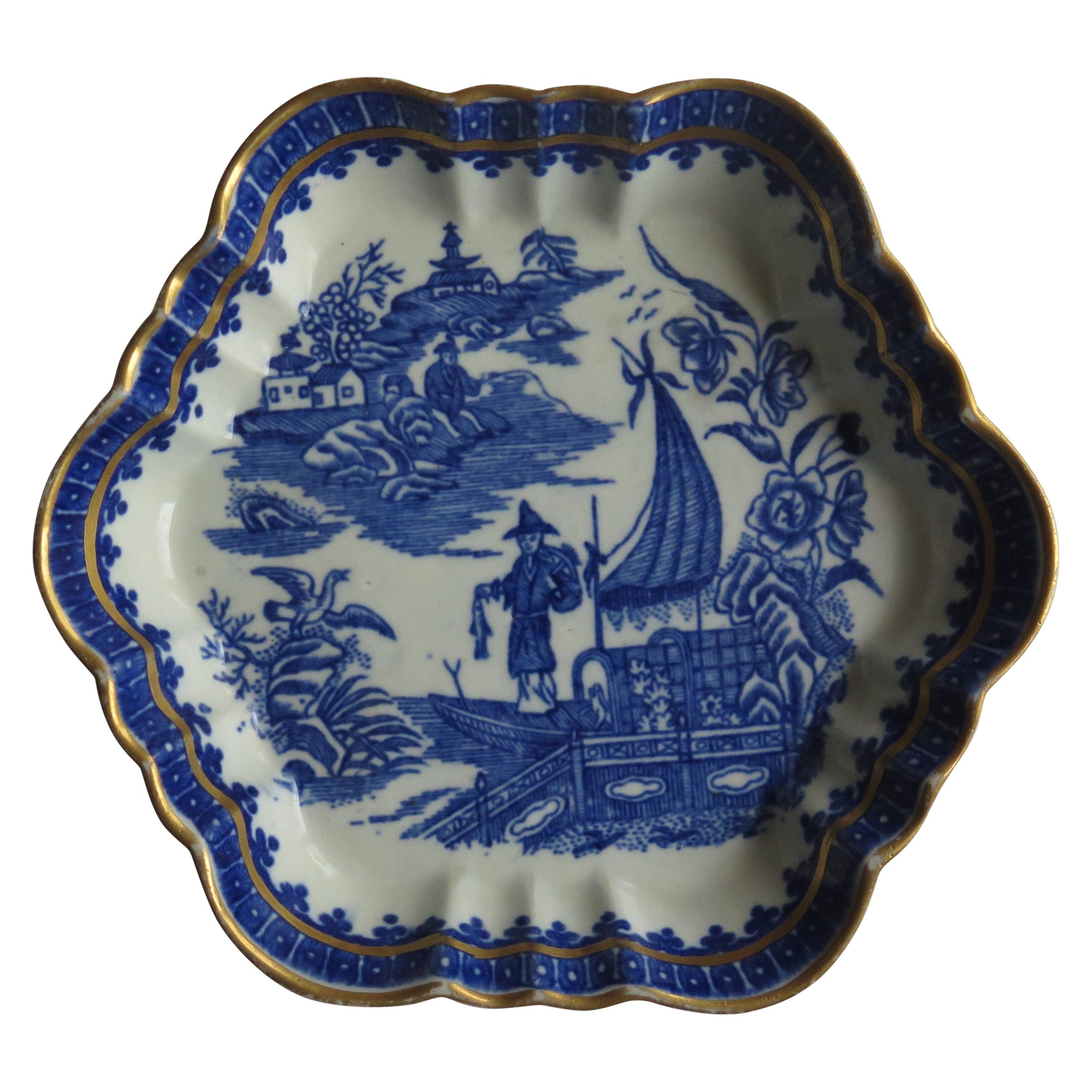 Première période CIRCA Worcester Porcelaine Stand théière Pêcheur Ptn, Circa 1775 en vente