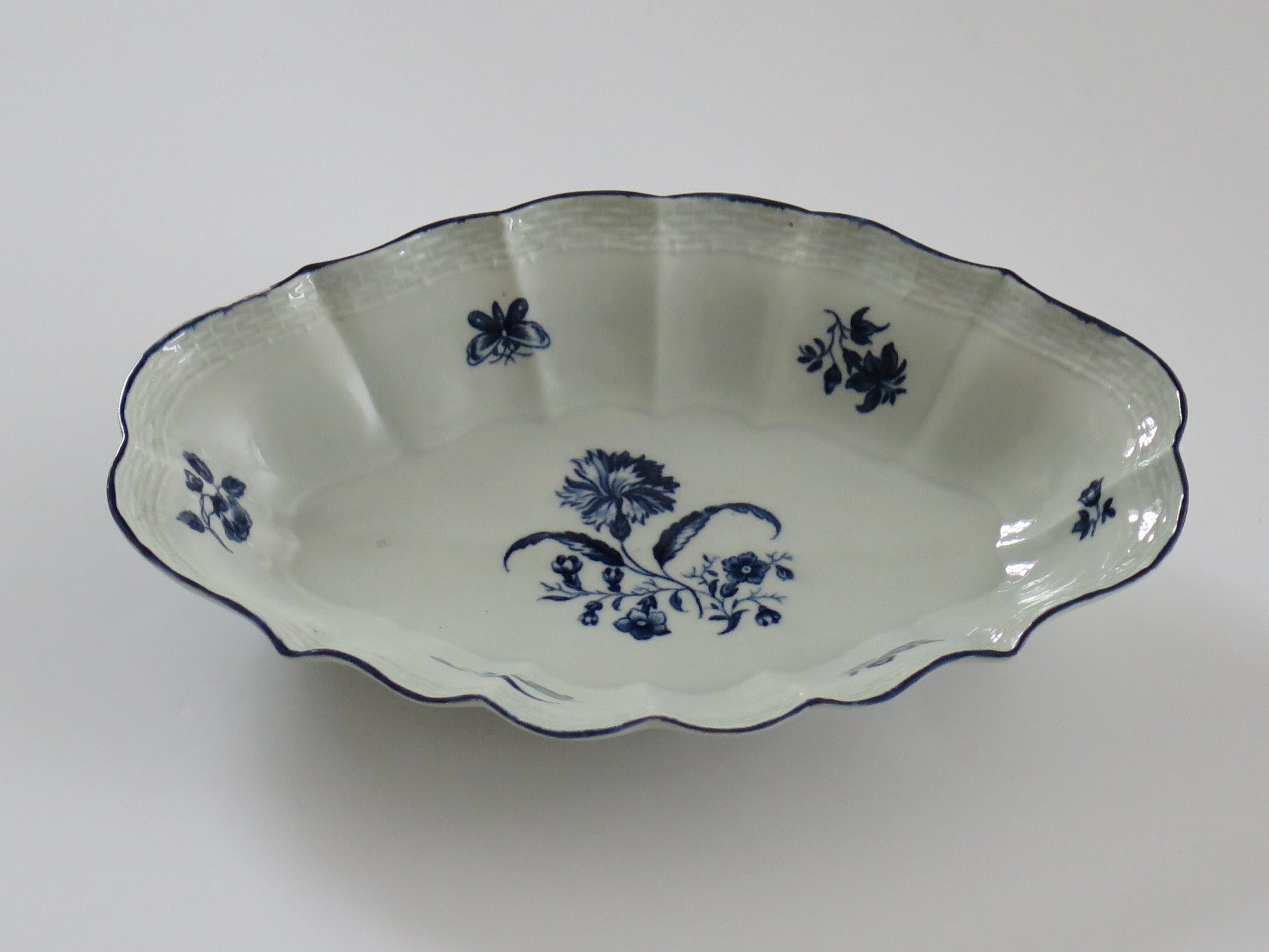 George III First Period Worcester Blue and White Desert Dish in Gillyflower ptn, Ca 1770 For Sale