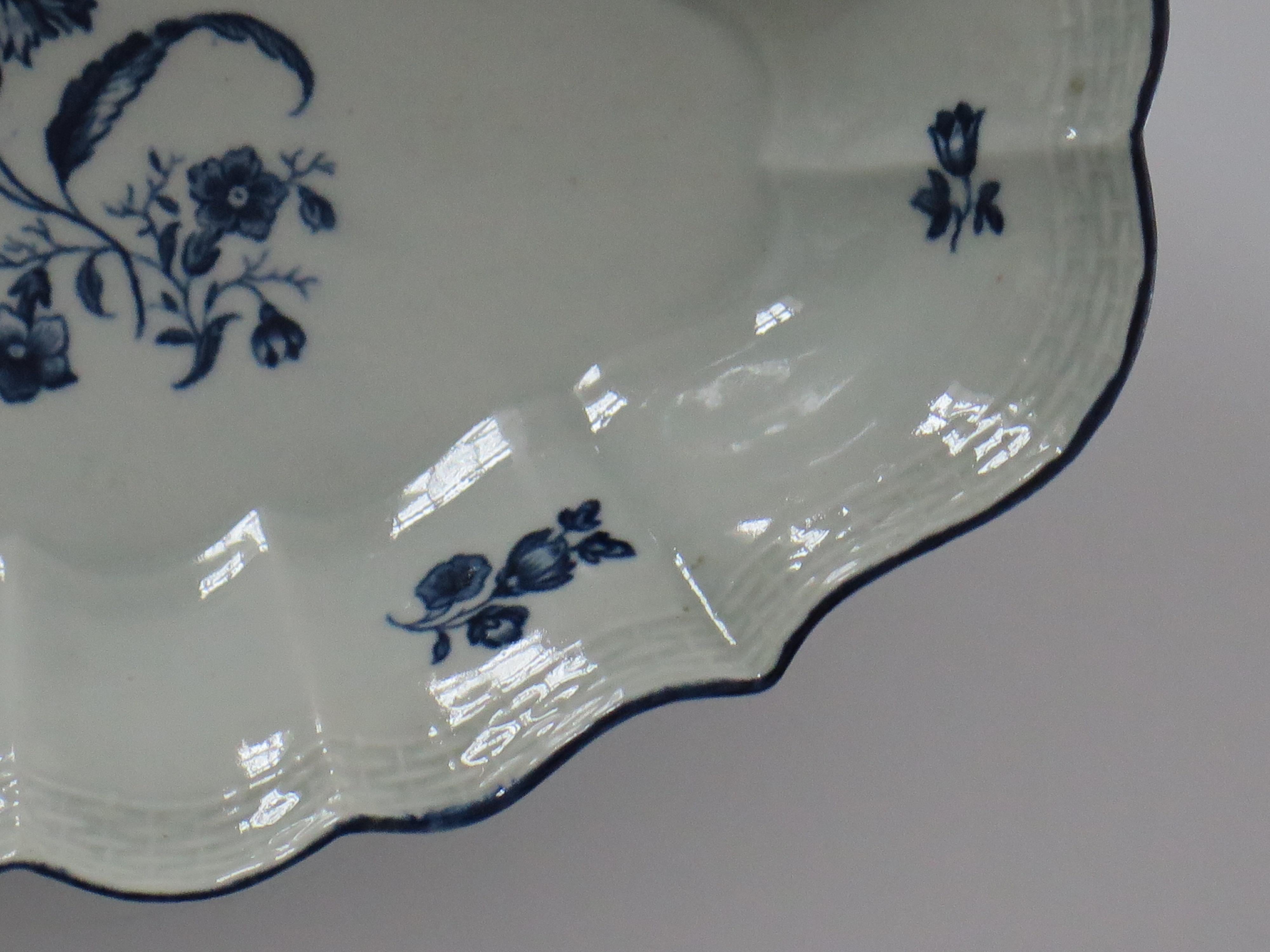 18th Century and Earlier First Period Worcester Blue and White Desert Dish in Gillyflower ptn, Ca 1770 For Sale