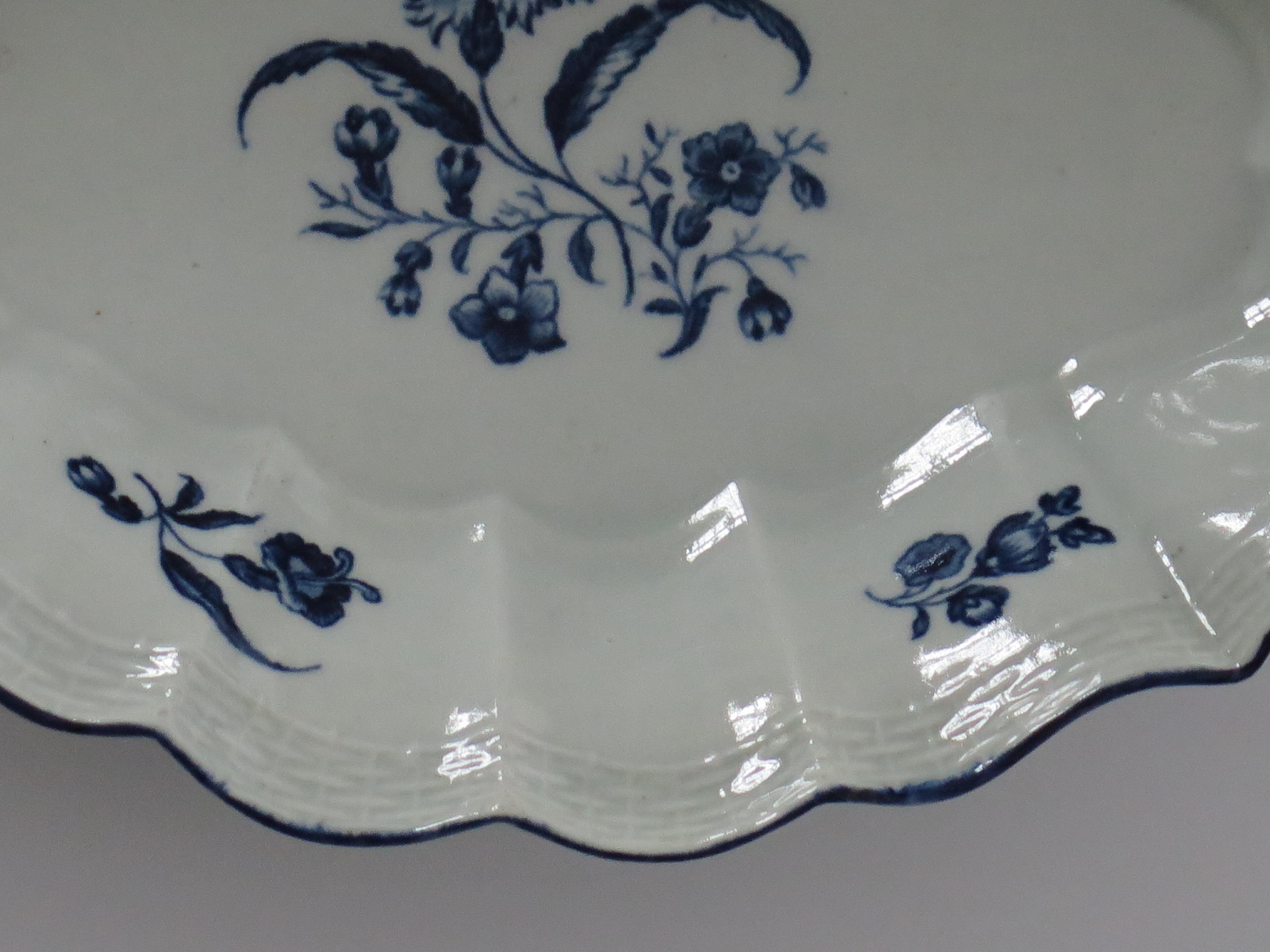 Porcelain First Period Worcester Blue and White Desert Dish in Gillyflower ptn, Ca 1770 For Sale