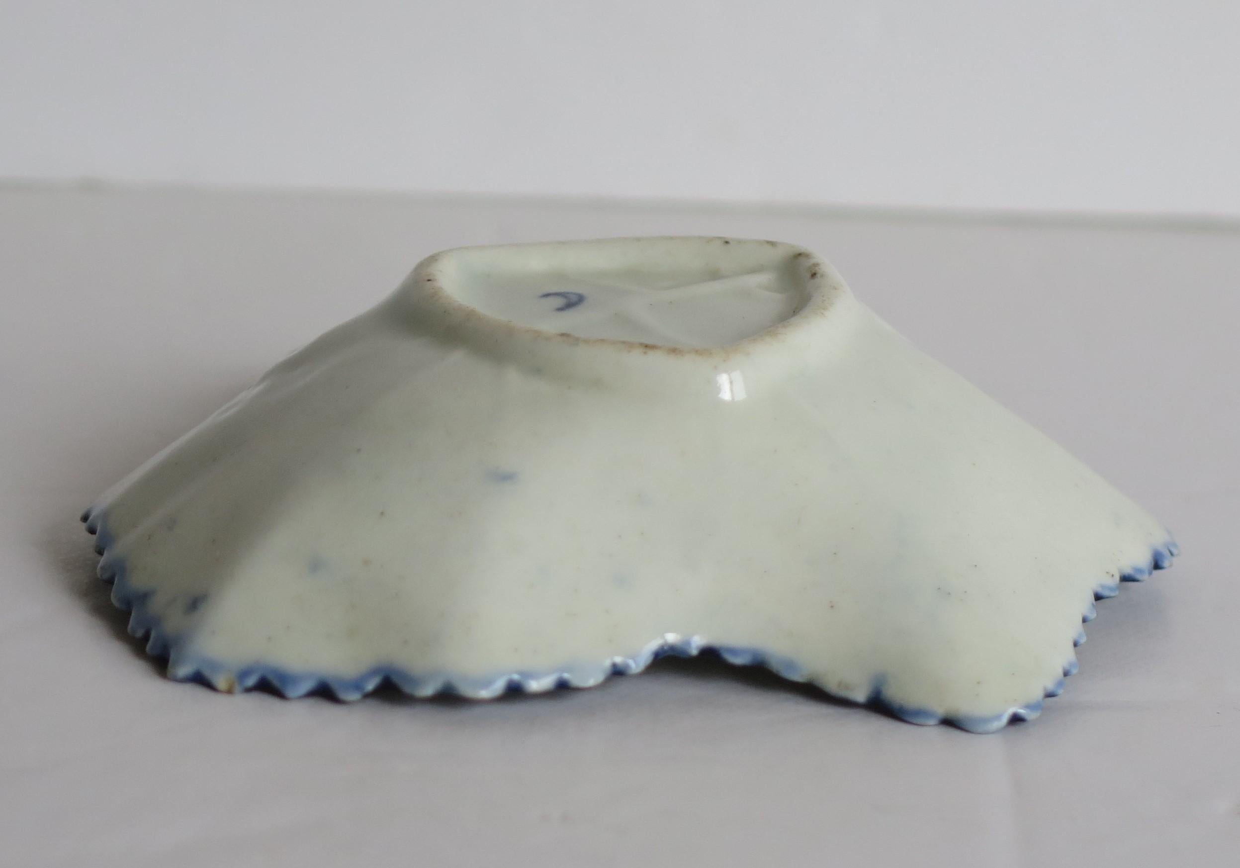 Porcelain First Period Worcester Blue and White Pickle Leaf Dish in Floral Pattern ca 1770 For Sale