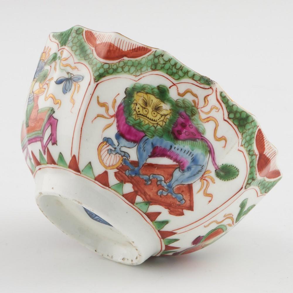 Trio de porcelaines de Worcester - Dragons en compartiments, c1770 en vente 2
