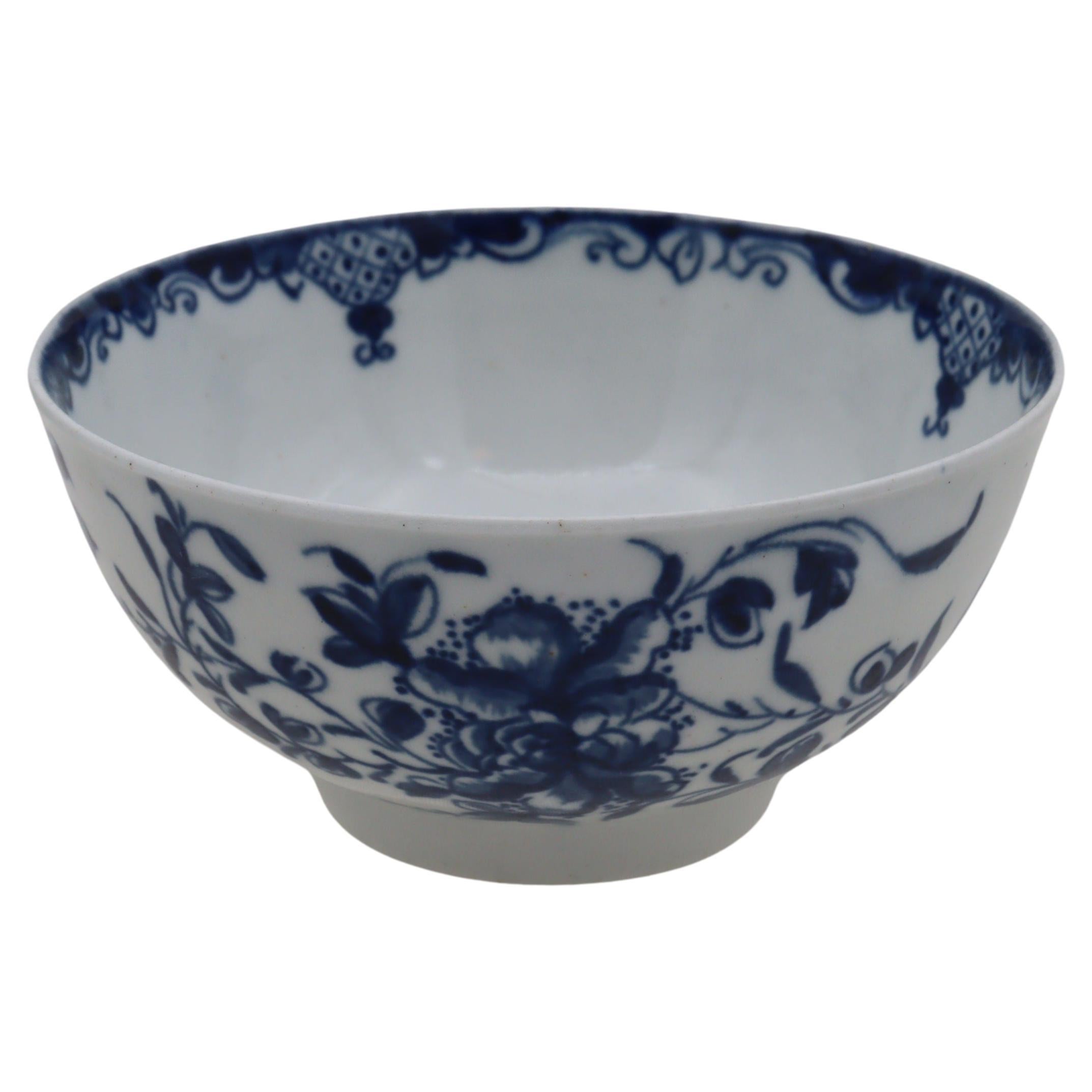 First period Worcester hand painted blue and white bowl Mansfield pattern. For Sale