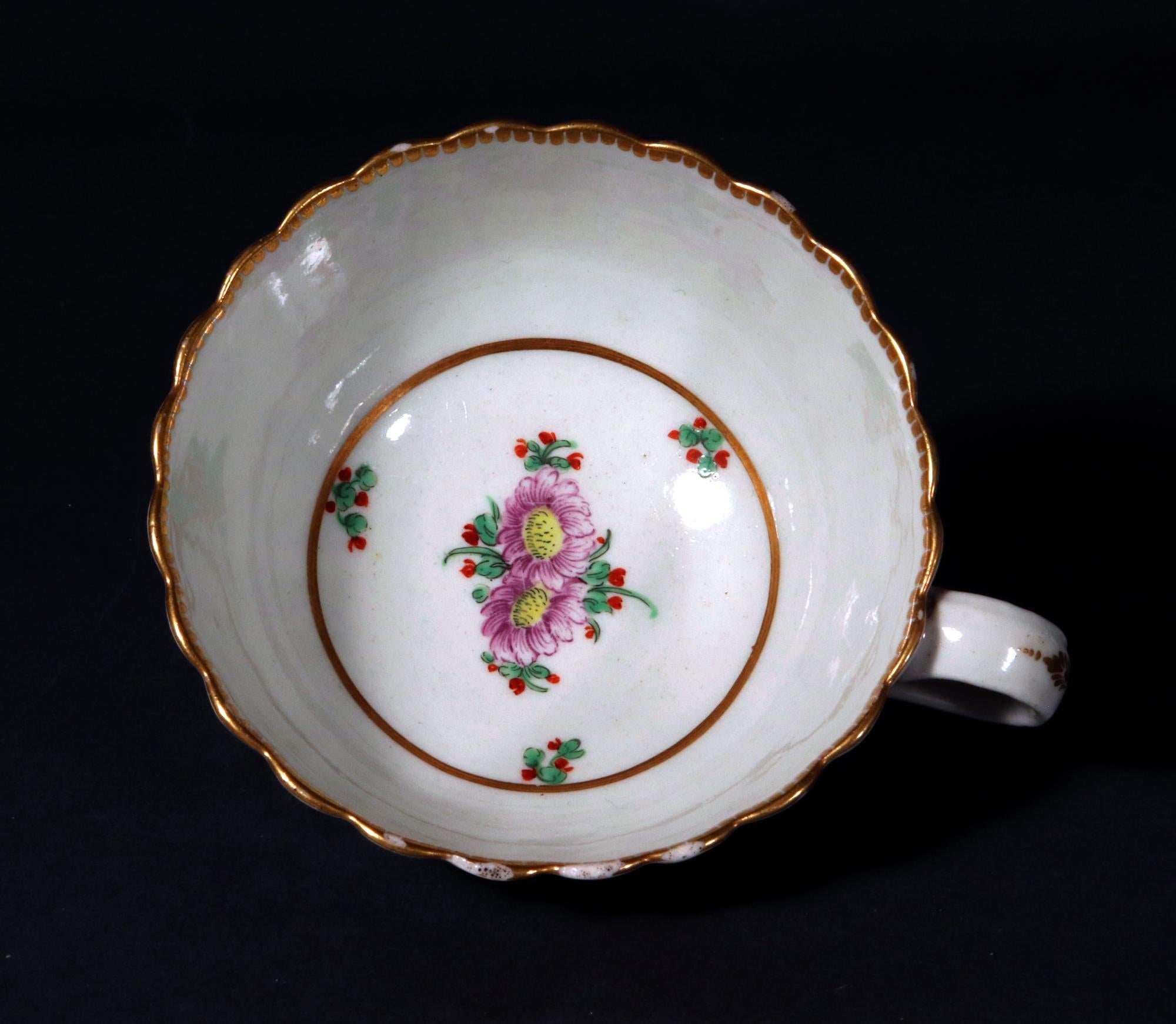 English First Period Worcester Holly Berry Pattern Porcelain Tea Bowl and Saucer For Sale