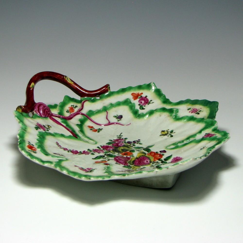 English First Period Worcester Leaf Dish, 1765-1770 For Sale