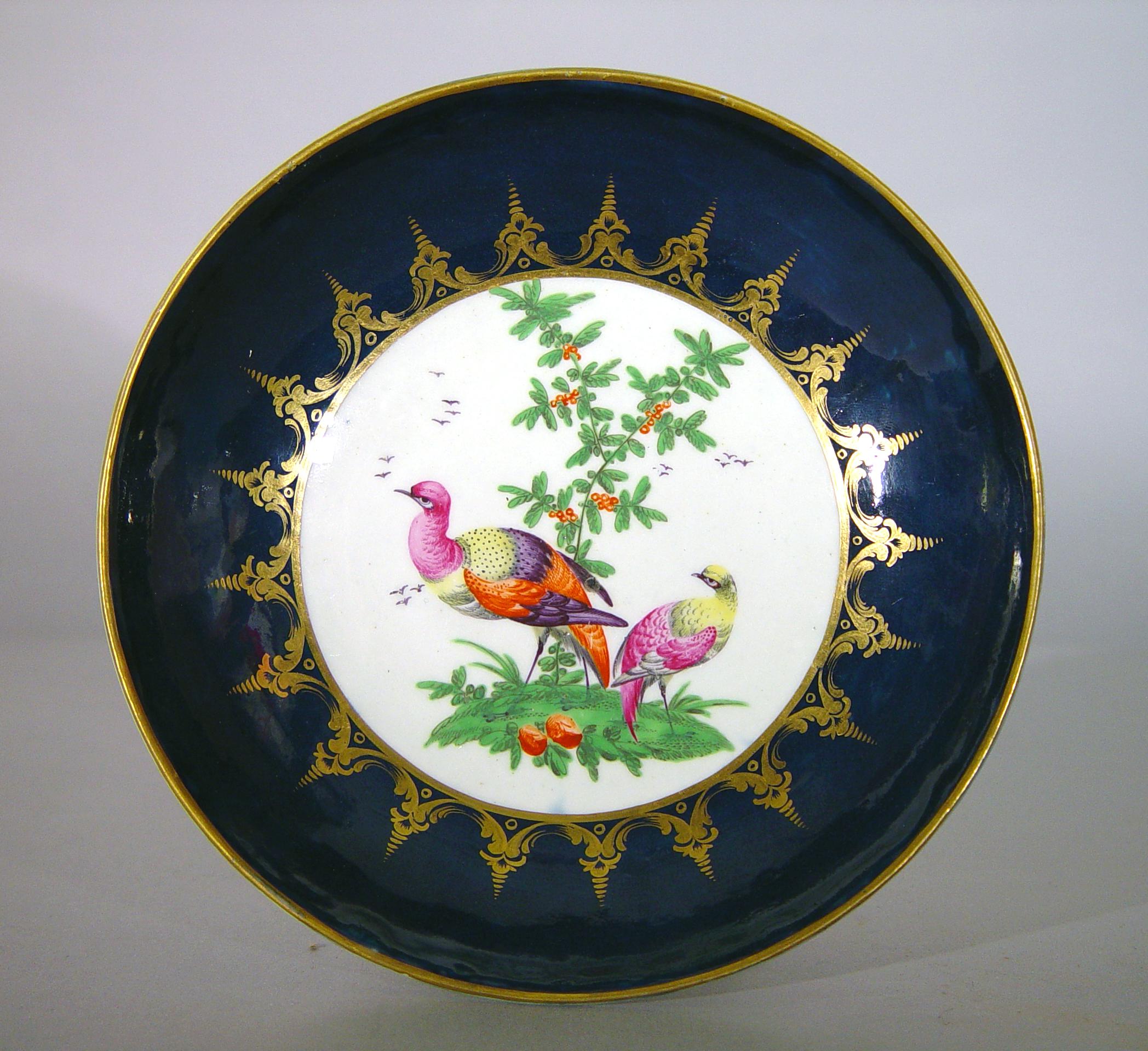 Aus der ersten Periode Worcester Porzellan Blau-Ground Exotisch-Vogel-Dekorierter Tortenteller (Georgian) im Angebot