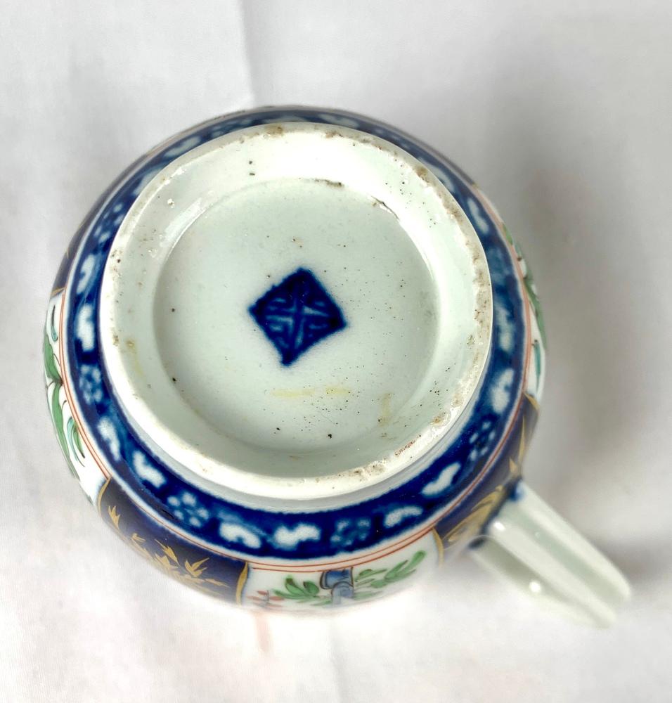 First Period Worcester Porcelain Cup and Saucer Queen’s Pattern Circa 1770 For Sale 4