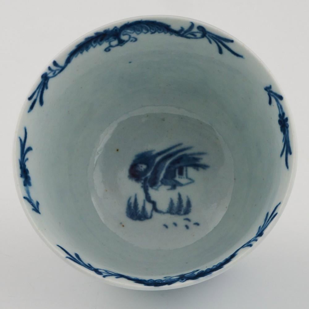 Bol à thé et soucoupe Pavillion en porcelaine de Worcester de la première période, Fisherman and Willow Pavillion en vente 2