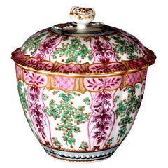 Première période Worcester Porcelaine Holly Berry Sugar Pot & Cover-Variation