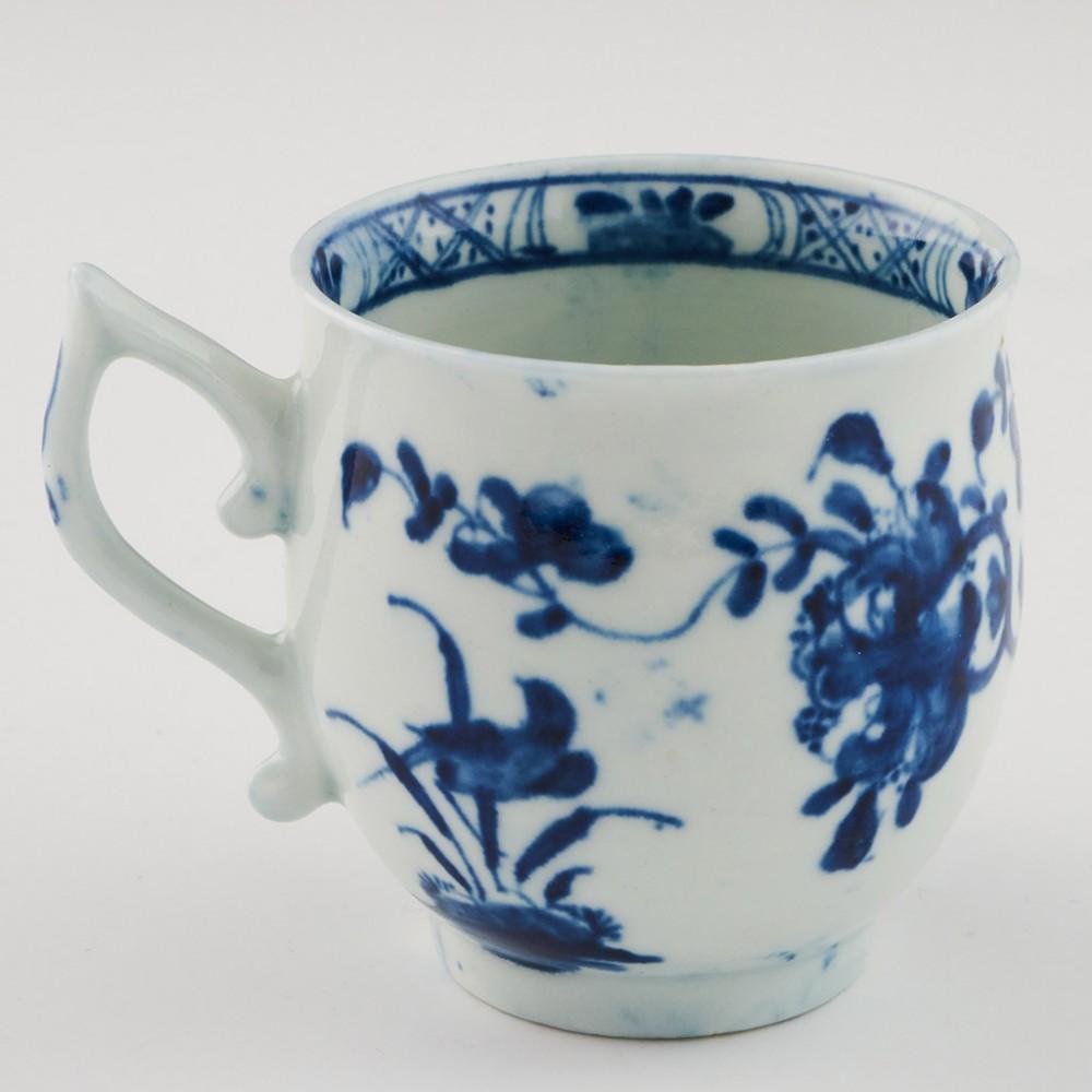 Porcelaine  Tasse à café et soucoupe en porcelaine de Worcester - motif Warbler 1754-60 en vente