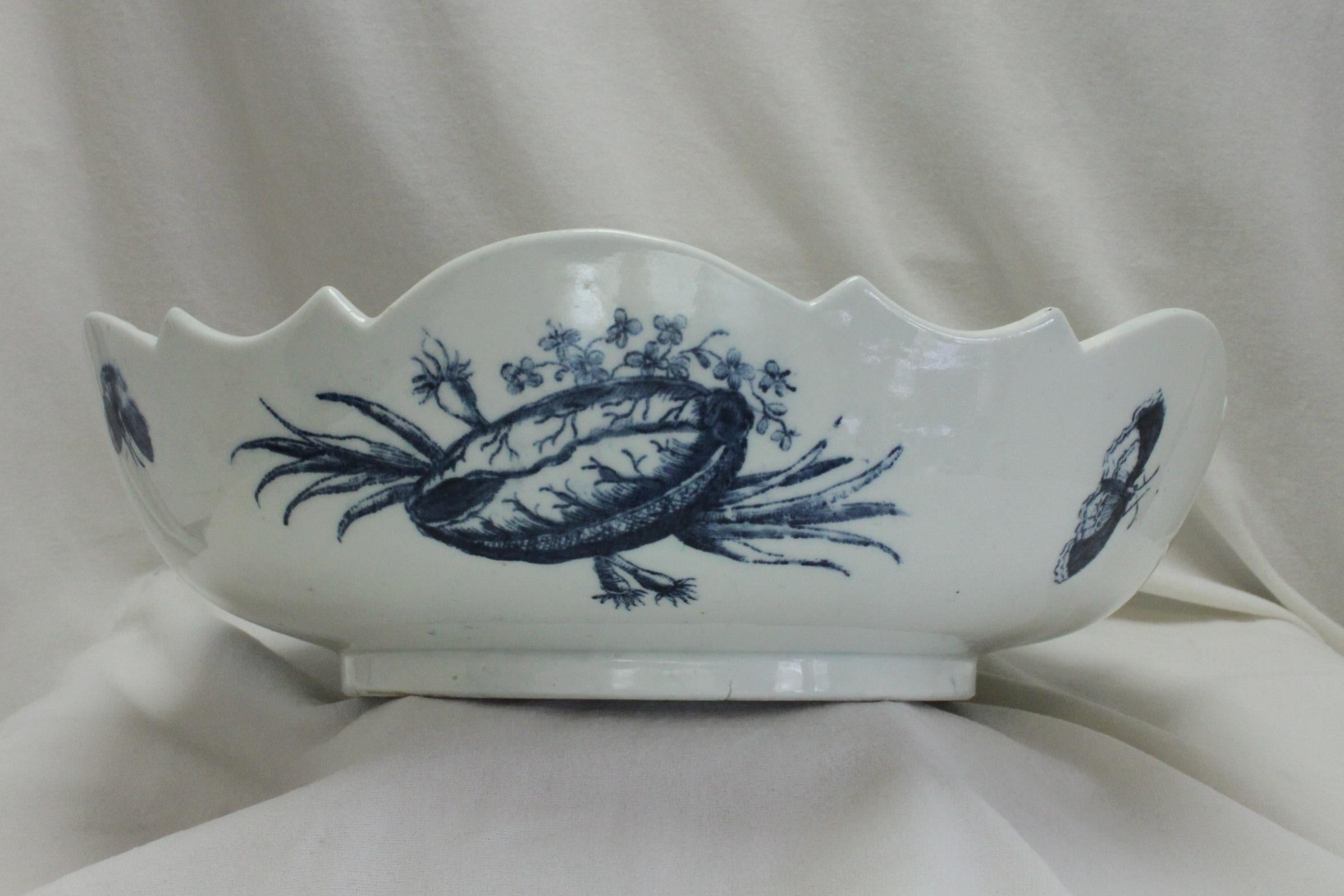 English First Period Worcester Salad or Junket Bowl Pine Cone Pattern For Sale