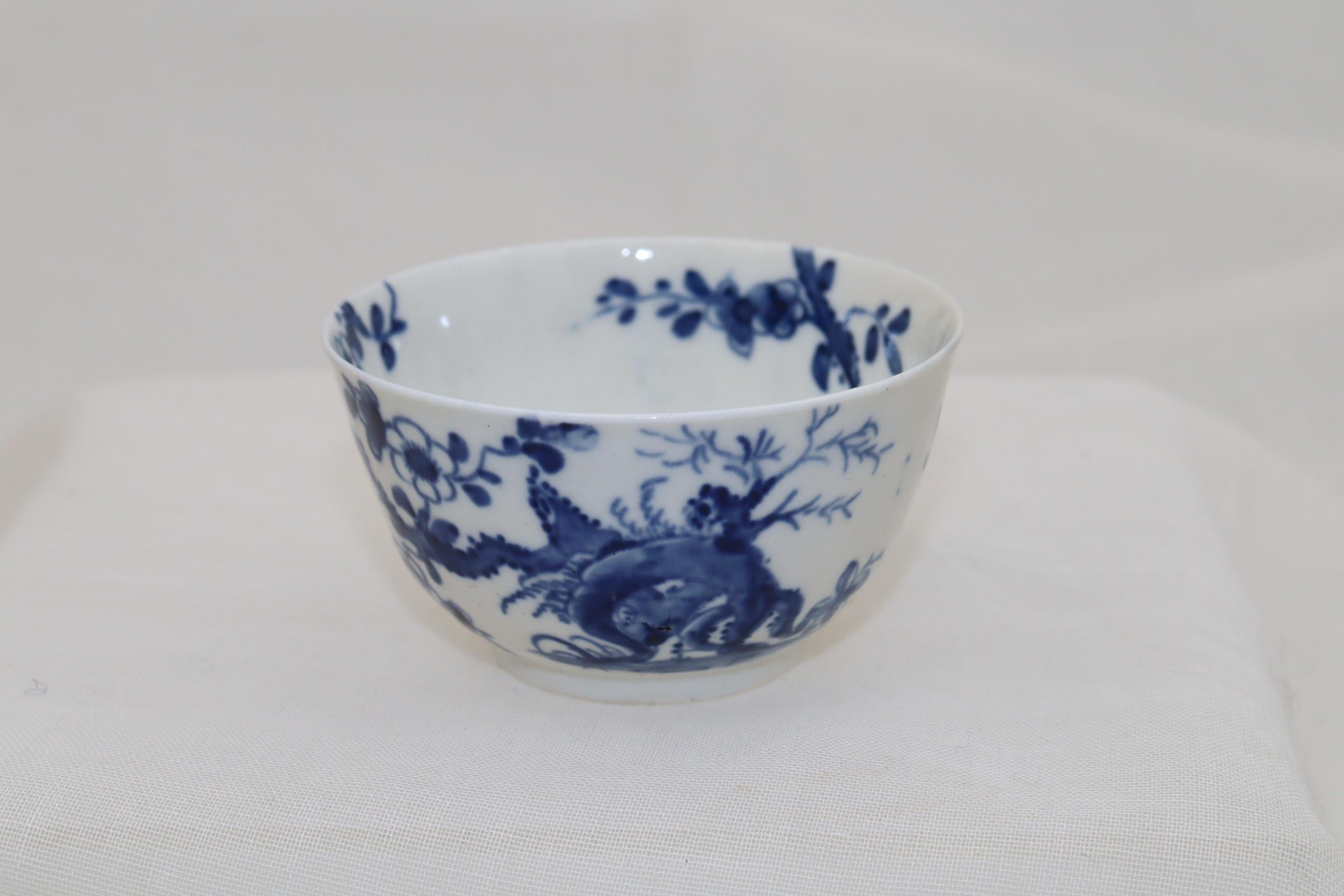 Chinoiserie First period Worcester tea bowl & saucer Prunus Root pattern For Sale