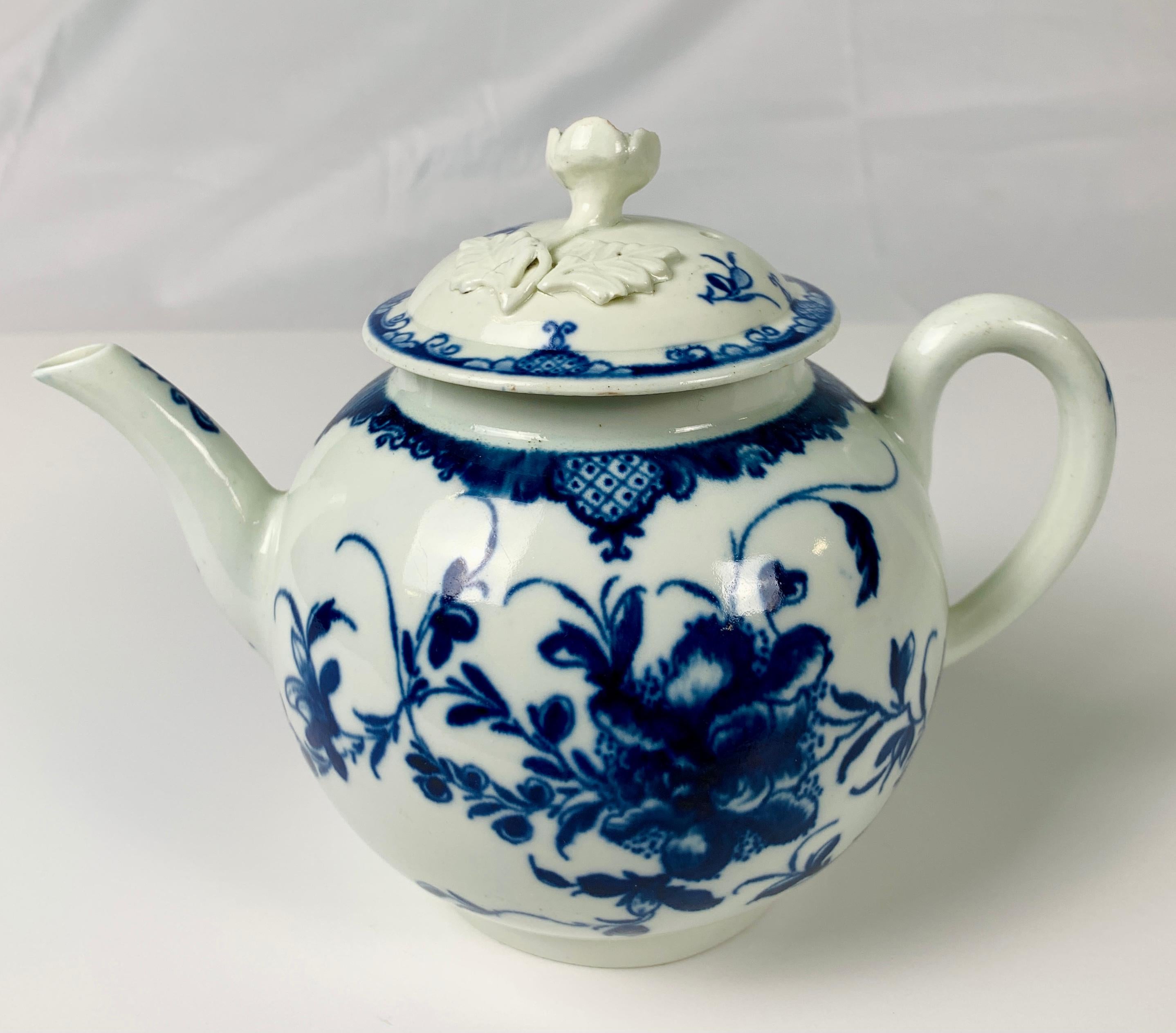 English First Period Worcester Teapot Painted Underglaze Blue Mansfield Pattern c-1765