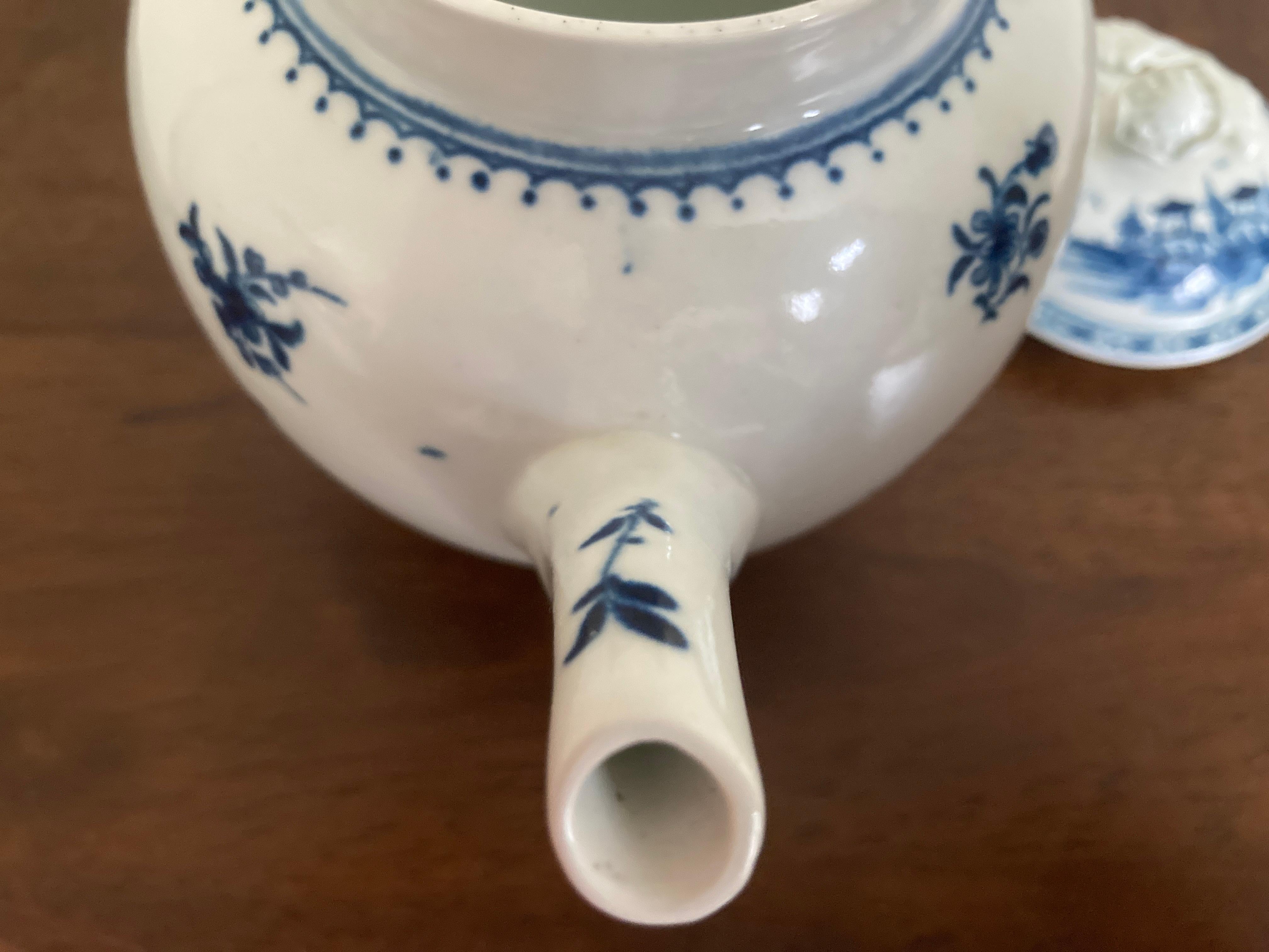 First Period Worcester Teapot 'Waiting Chinaman' Pattern circa 1770 For Sale 7