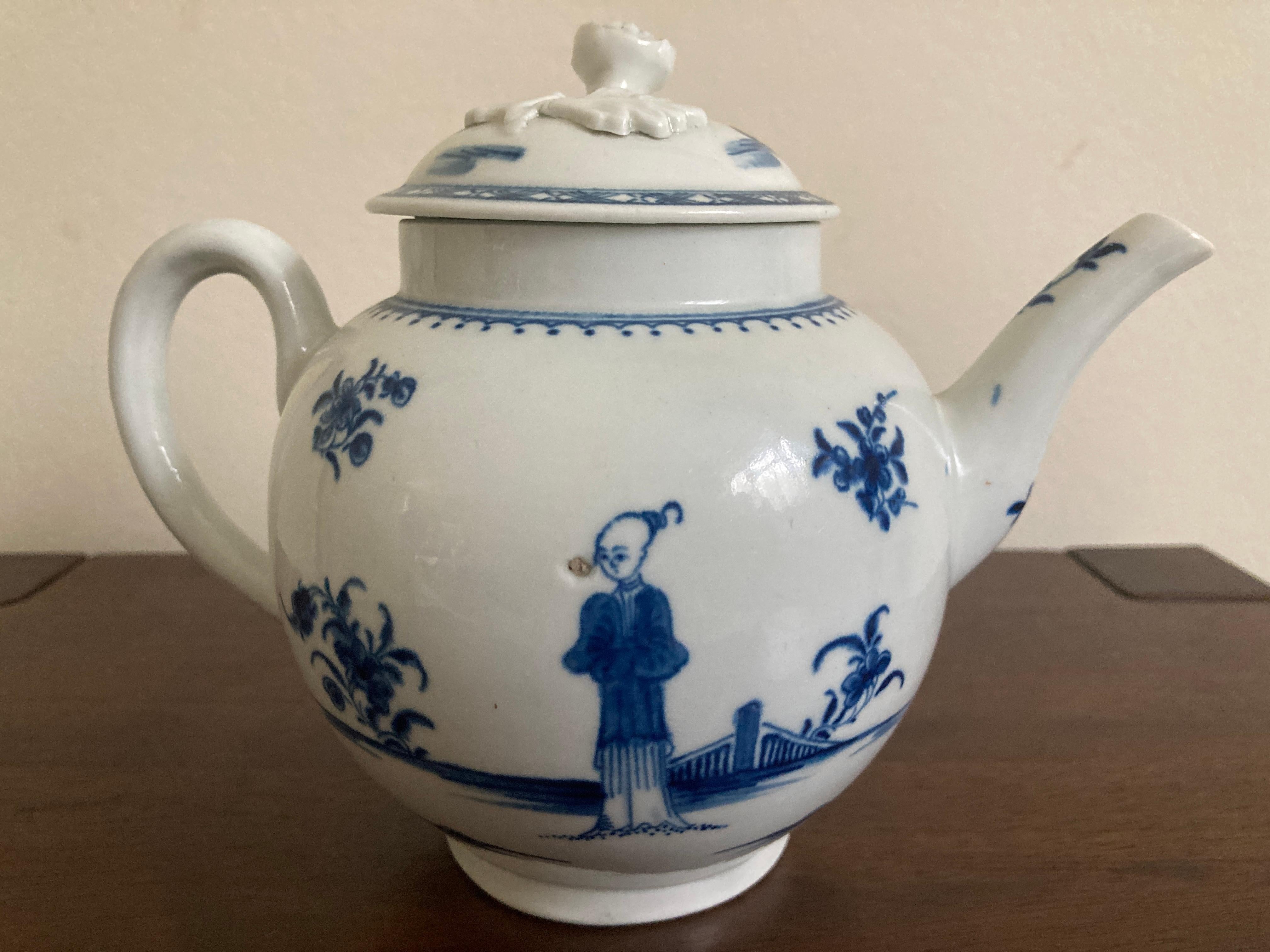 Hand-Crafted First Period Worcester Teapot 'Waiting Chinaman' Pattern circa 1770 For Sale