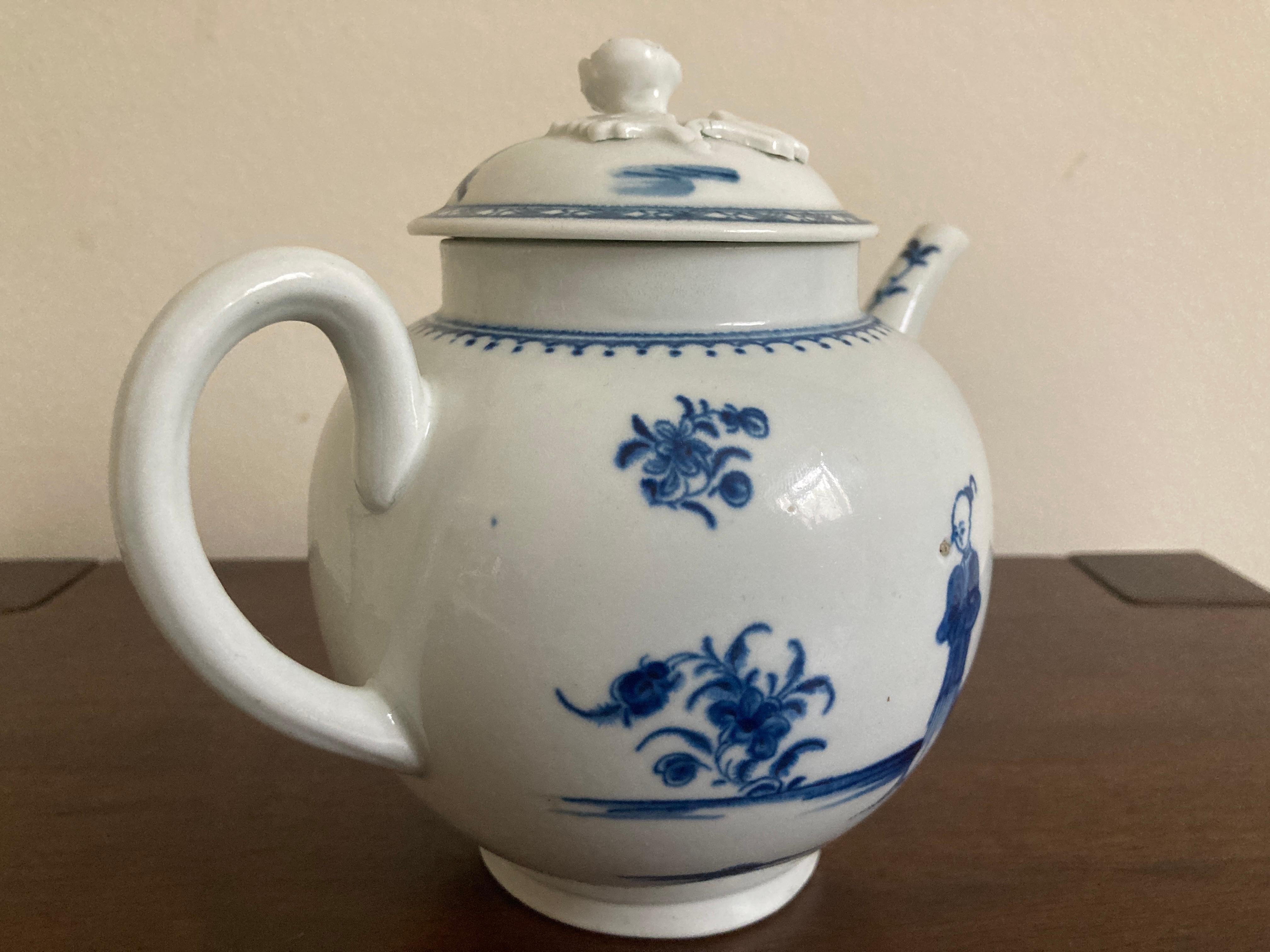 Hand-Crafted First Period Worcester Teapot 'Waiting Chinaman' Pattern circa 1770 For Sale