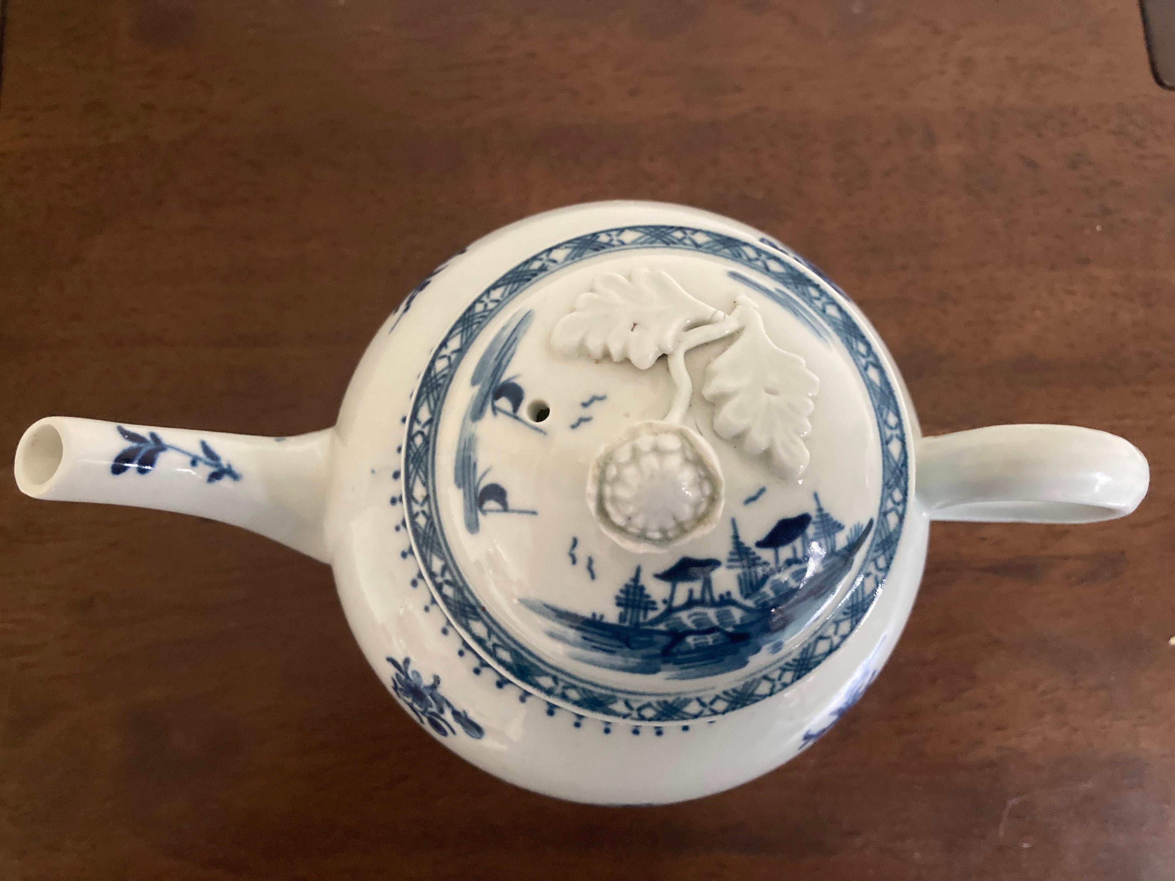 First Period Worcester Teapot 'Waiting Chinaman' Pattern circa 1770 For Sale 1