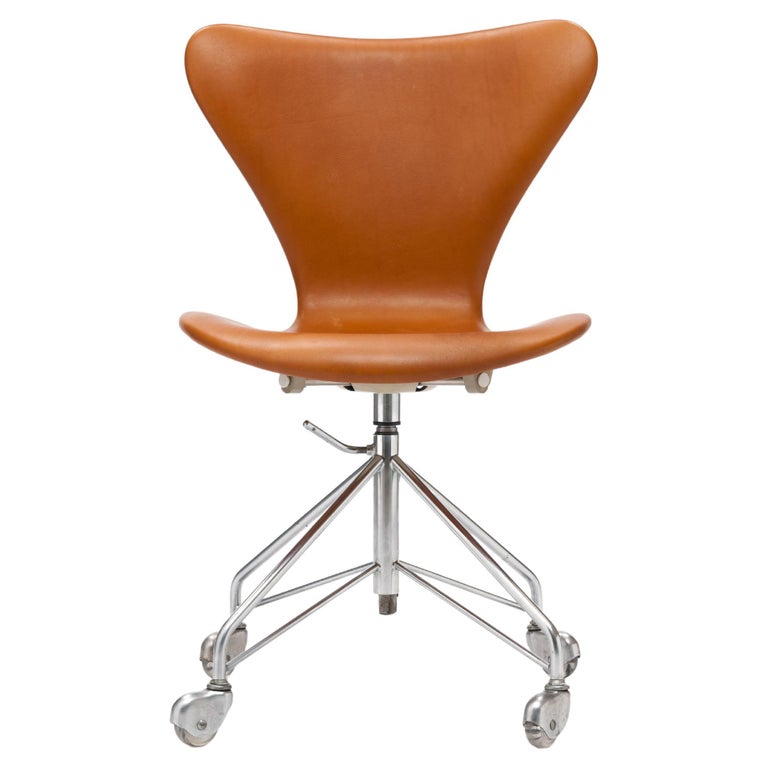First Series Cognac Leather Arne Jacobsen 3117 Desk Swivel Chair by Fritz Hansen For Sale