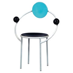 Sedia in legno e metallo "First", di Michele de Lucchi per la collezione Memphis Milano