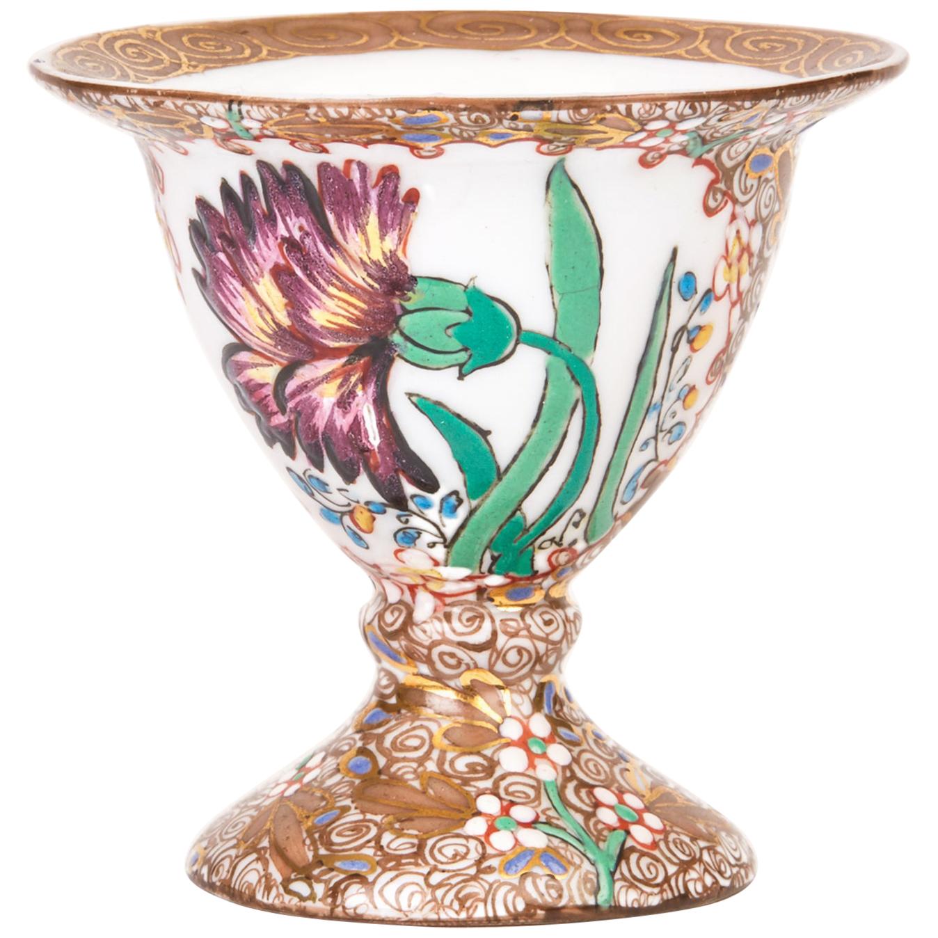 Huevera de porcelana con decoración floral Fischer Vilmos, hacia 1890