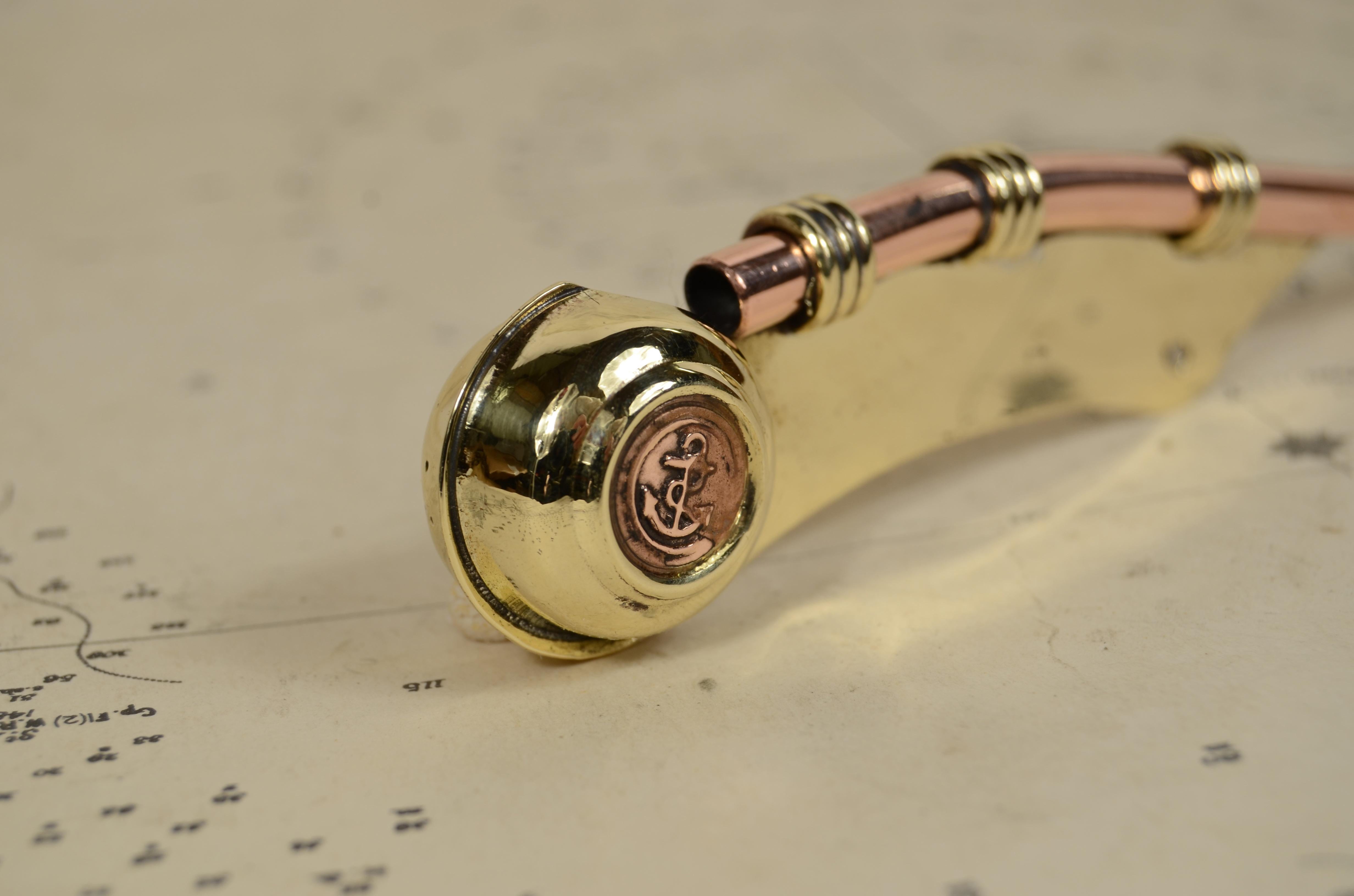 Boatswain's whistle in brass and copper English manufacture of the 1920s For Sale 2