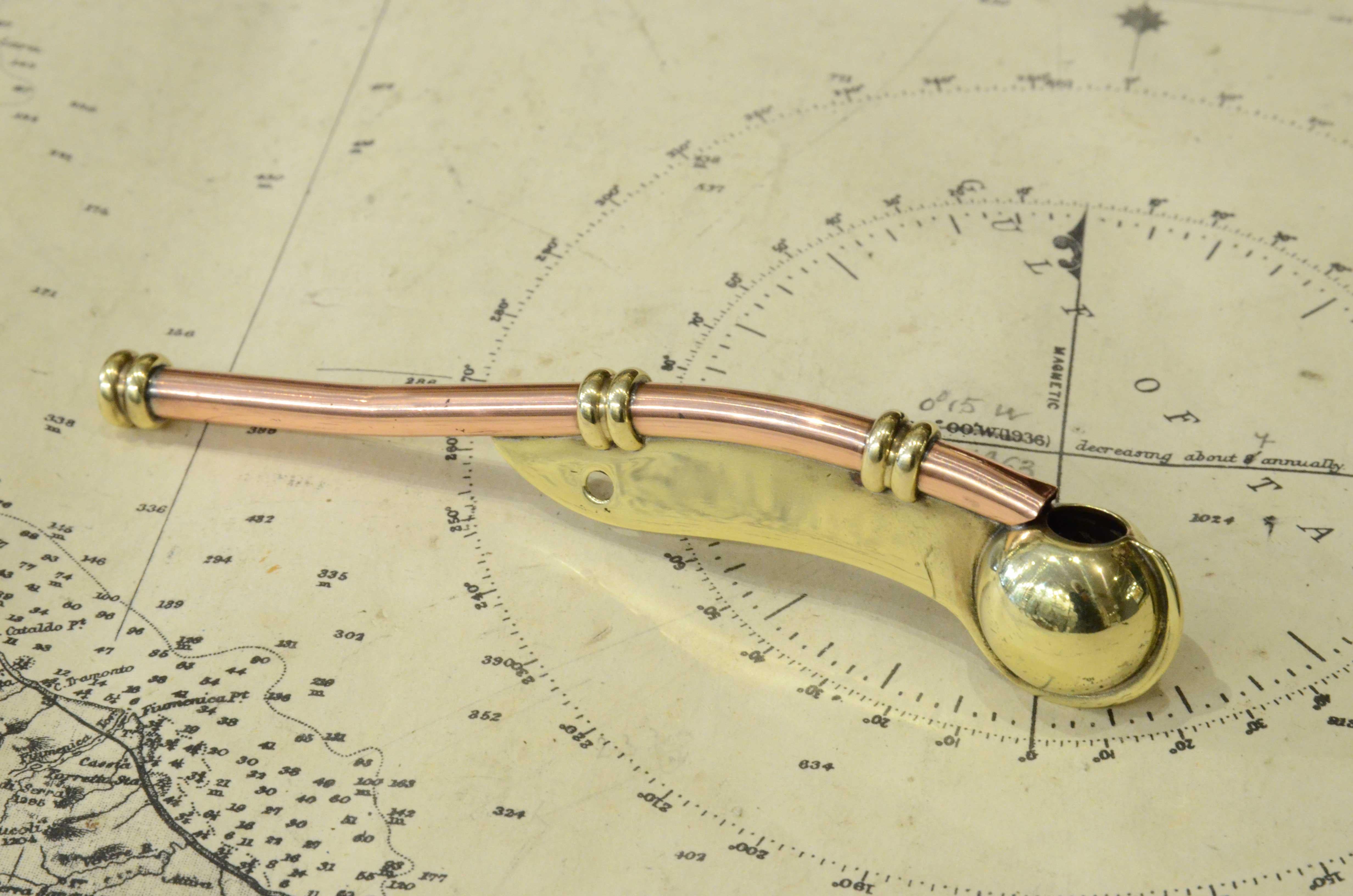 Fischietto Del Nostromo Ottone E Rame 1900s Trasmetteva Ordini Del fischietto-del-nostromo-ottone-e-rame-1900s-trasmetteva-ordini-del