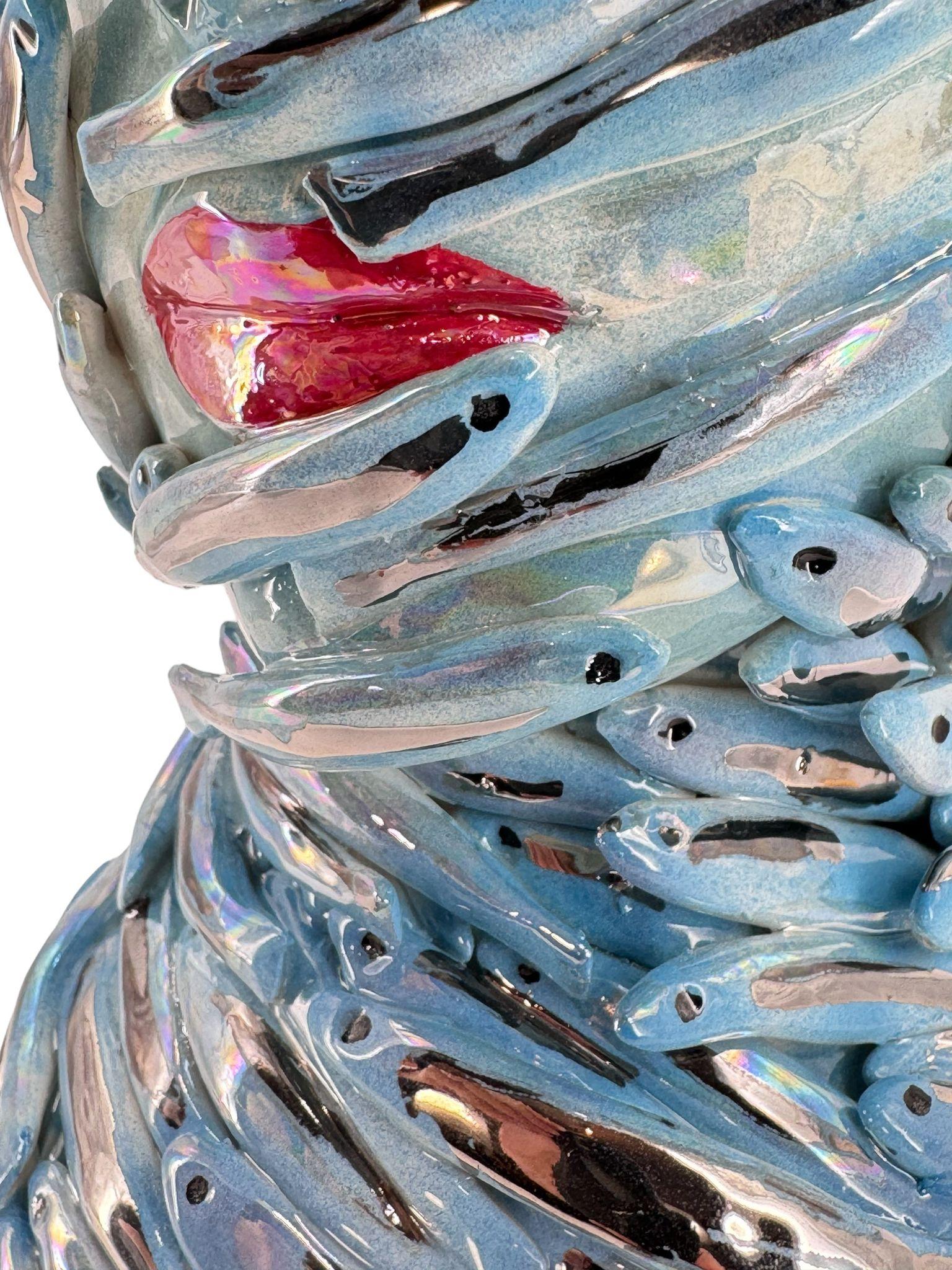 Moderno Testa di pesce e corallo simile Lady. Unico fatto a mano e dipinto a mano. Ceramica 2024 in vendita