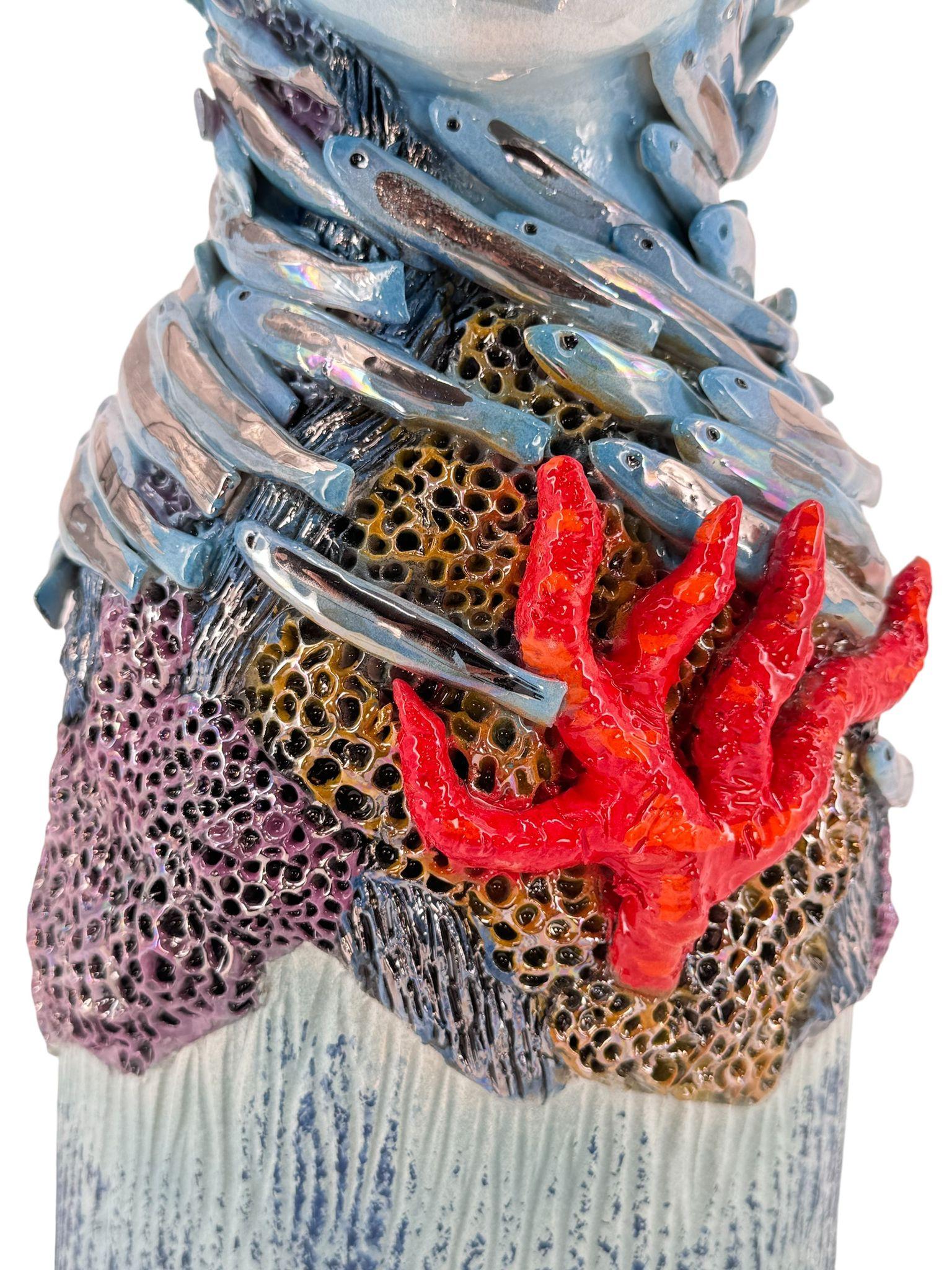 Fatto a mano Testa di pesce e corallo simile Lady. Unico fatto a mano e dipinto a mano. Ceramica 2024 in vendita