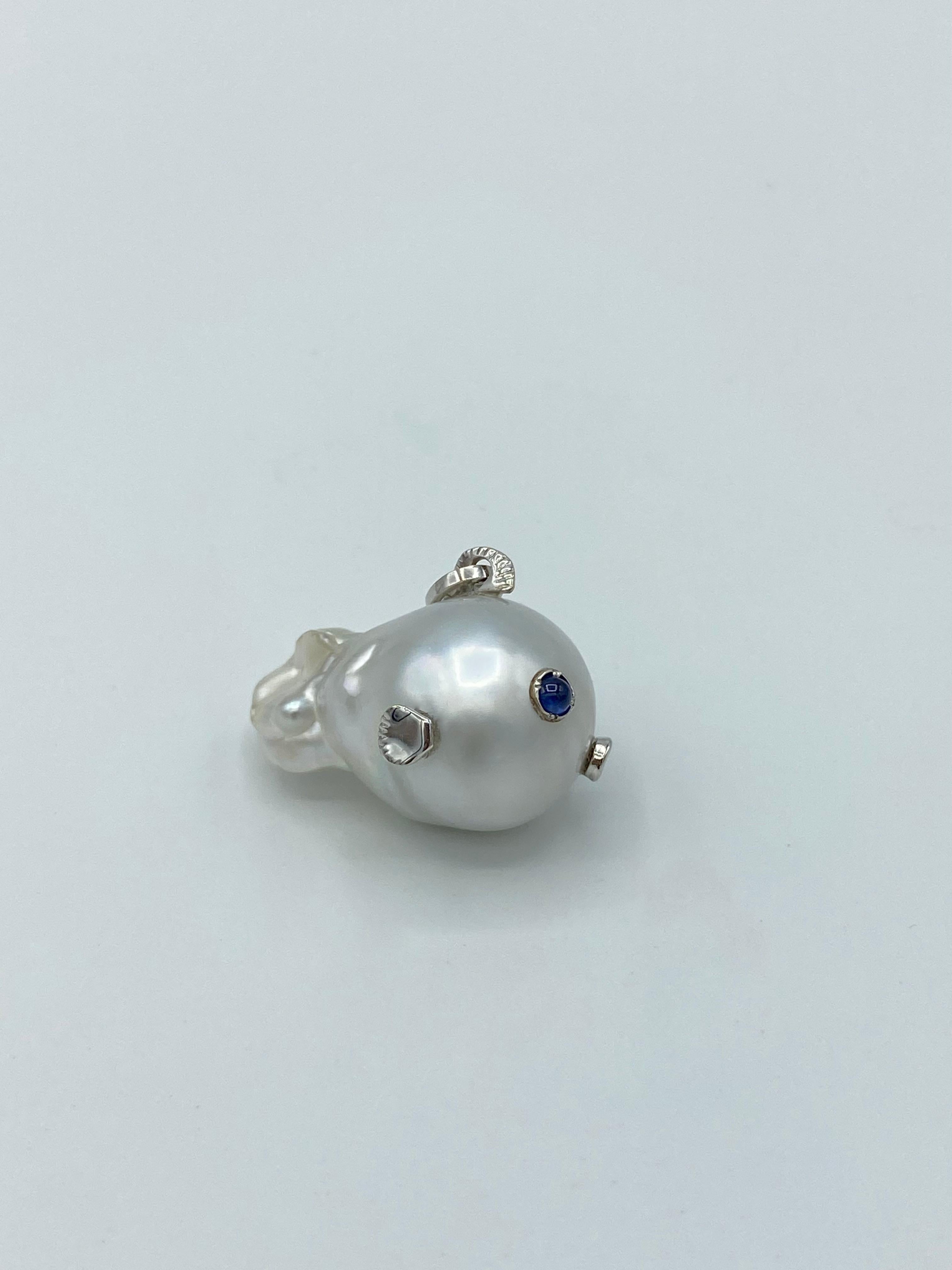 Cabochon Fish Blue Sapphire 18Kt Gold Australian Pearl Pendant/Necklace Made in Italy