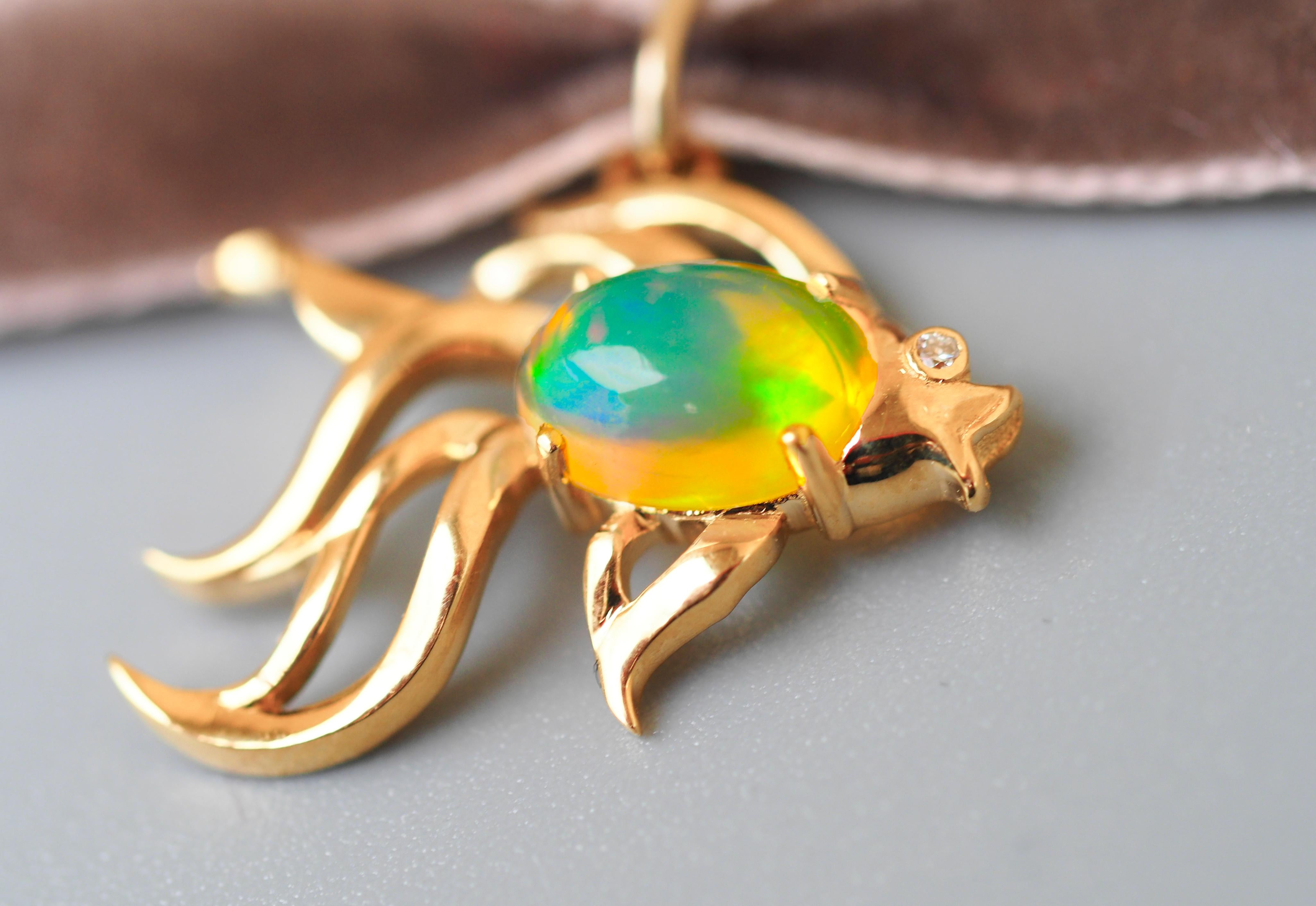 14 Karat Gold-Anhänger mit Fischmuster, Opal und Diamant 9