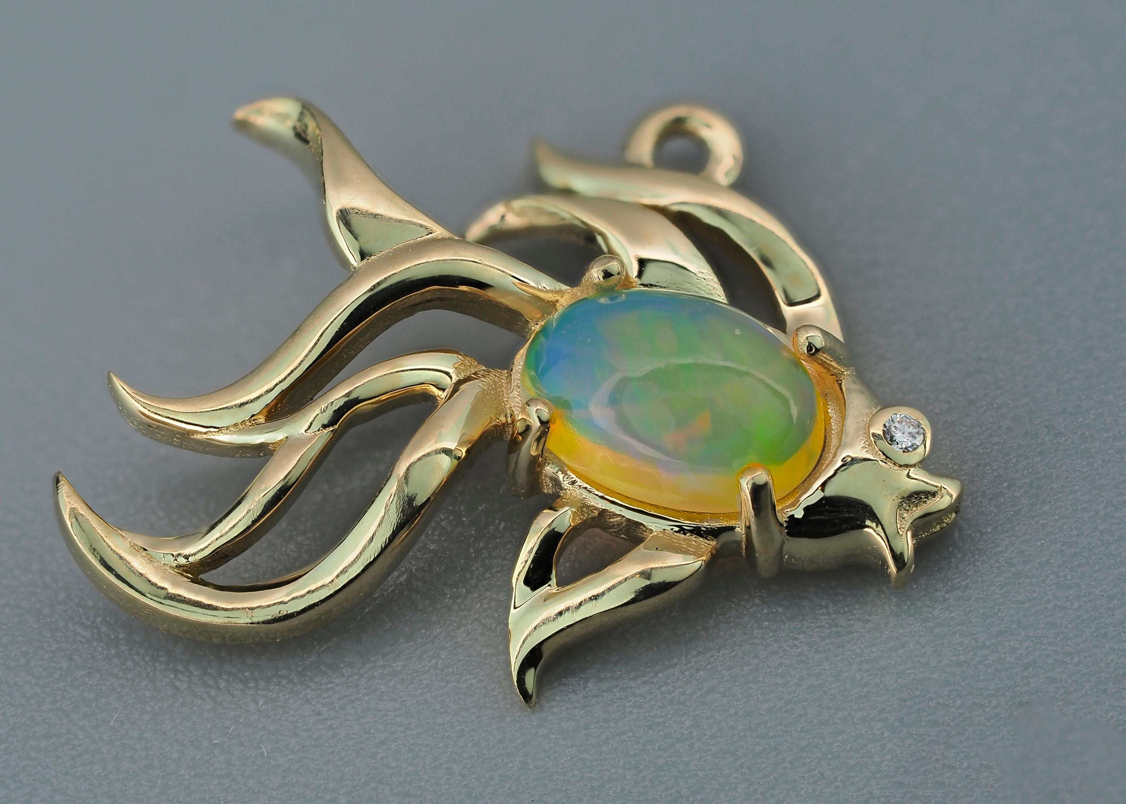 14 Karat Gold-Anhänger mit Fischmuster, Opal und Diamant 3