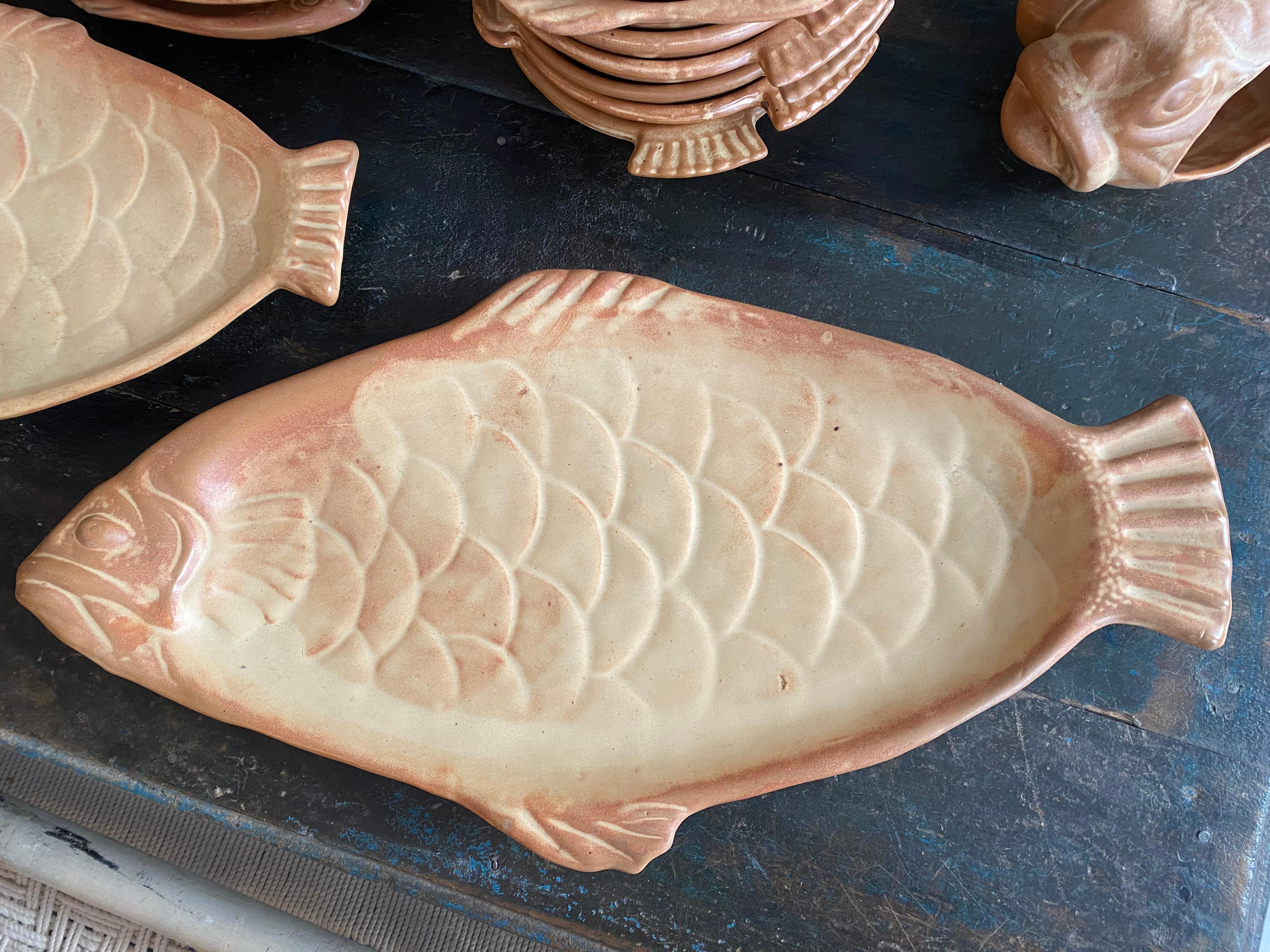 Other Fish dinnerware set by Marius Giuge in Vallauris  For Sale