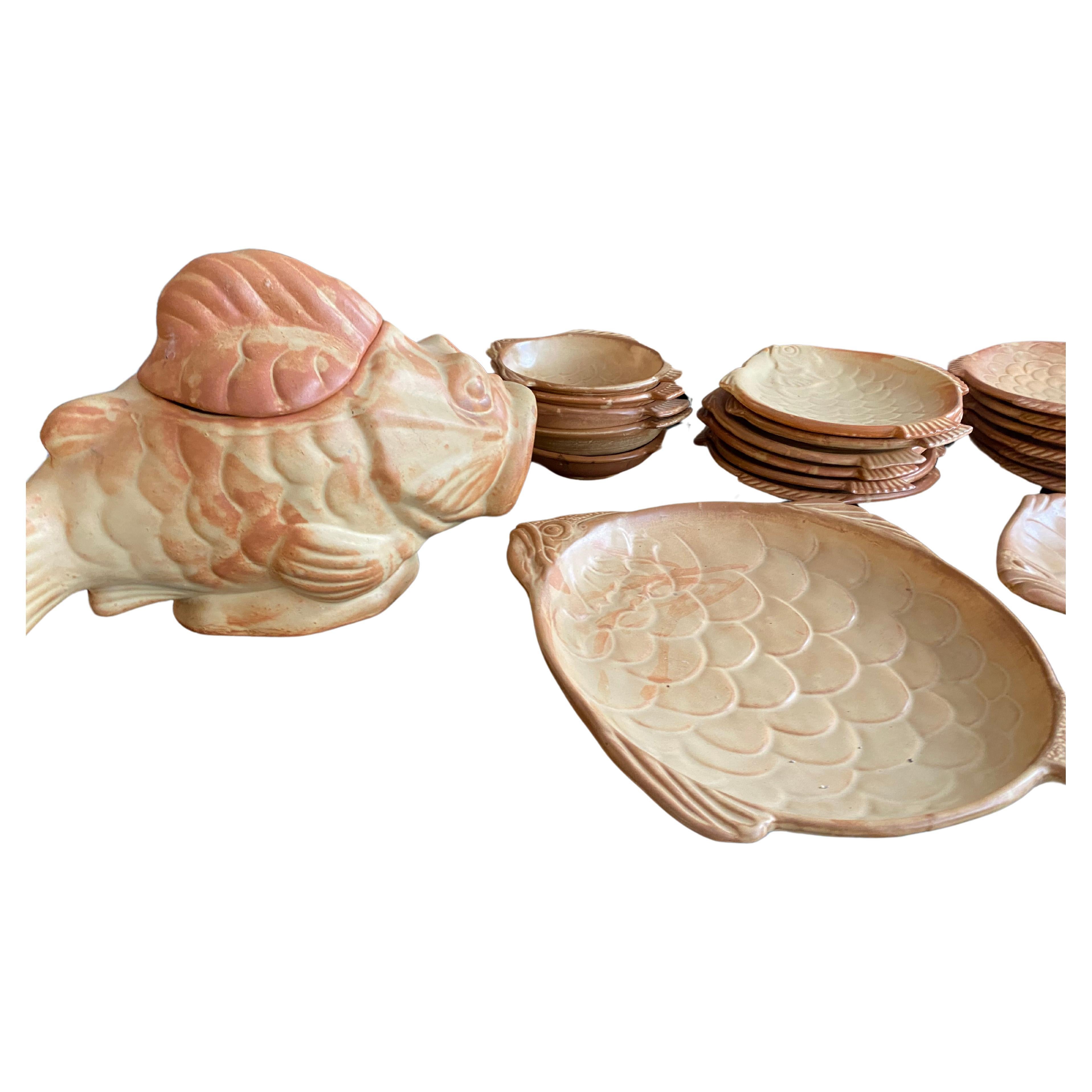 Fish dinnerware set by Marius Giuge in Vallauris  For Sale