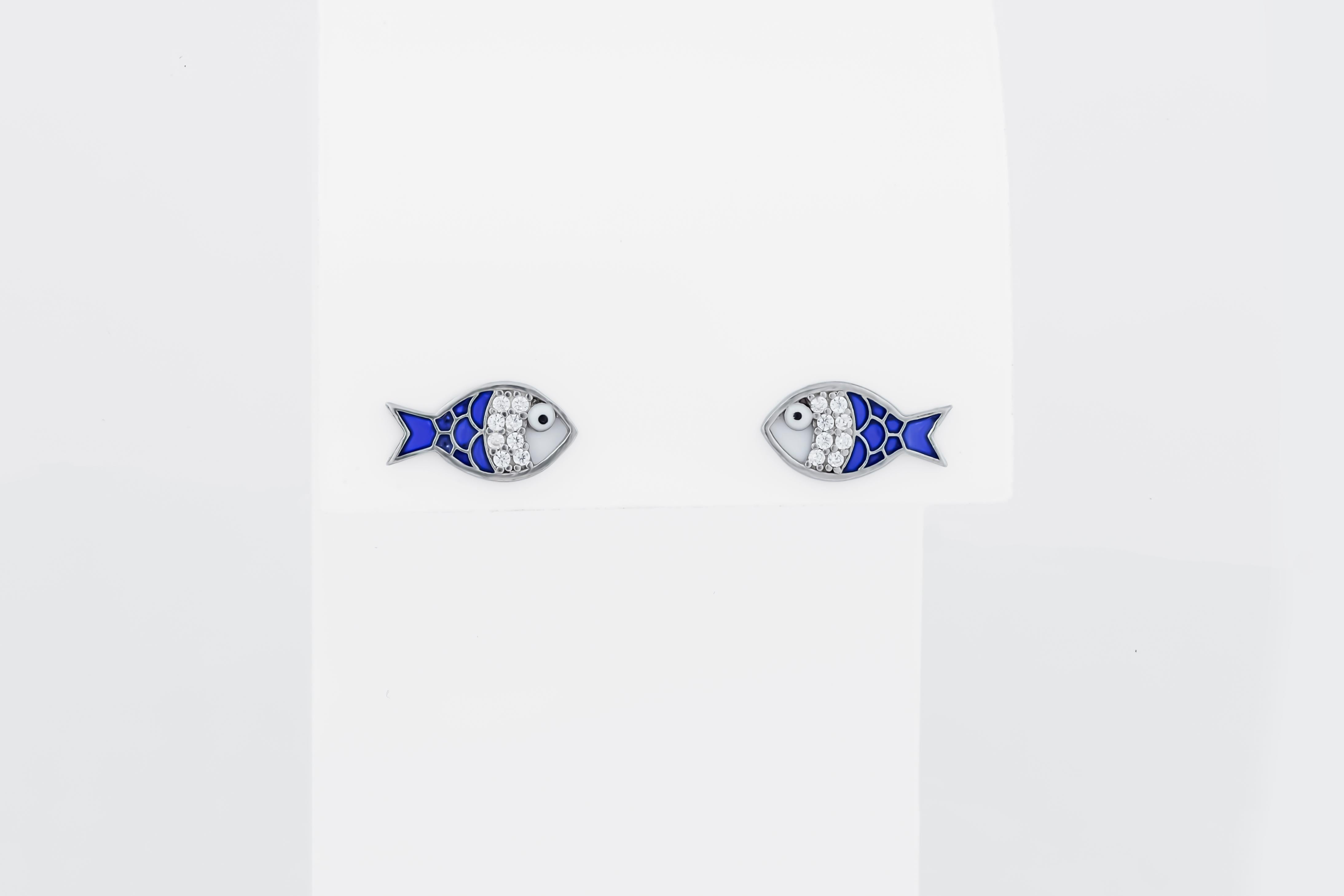 Round Cut Fish earrings with moissanites and blue enamel in 14k gold. For Sale