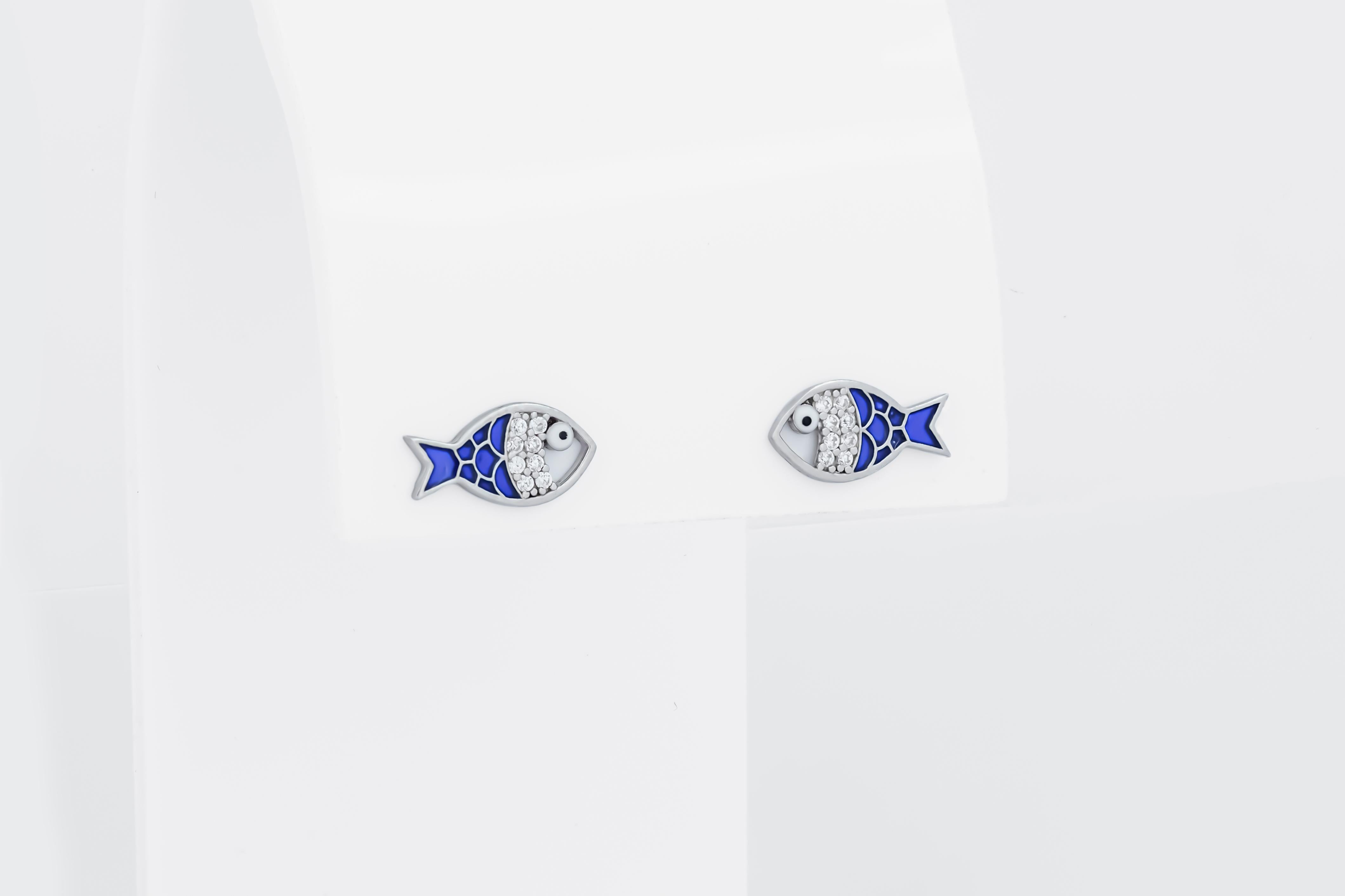 Women's Fish earrings with moissanites and blue enamel in 14k gold. For Sale