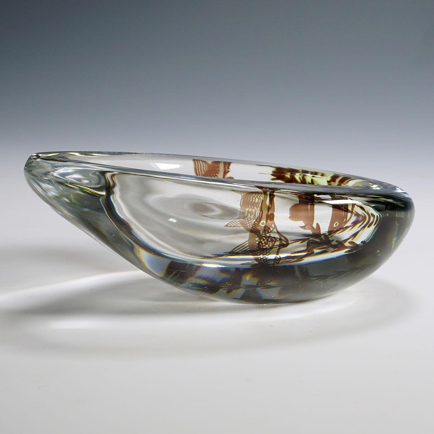 Fish Graal Bowl by Edward Hald for Orrefors, Sweden, 1957 In Good Condition For Sale In Berghuelen, DE