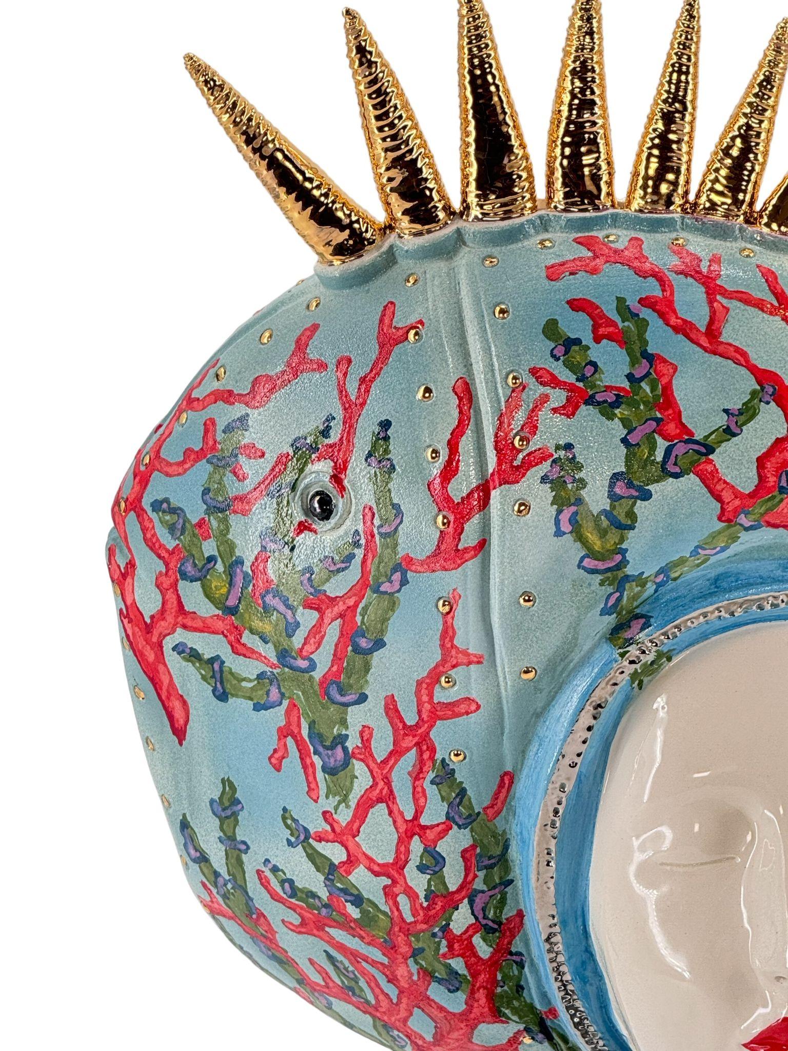 Moderne Tête de poisson Lady Sea Motif. Unique, fait et peint à la main. Céramique 2024 en vente