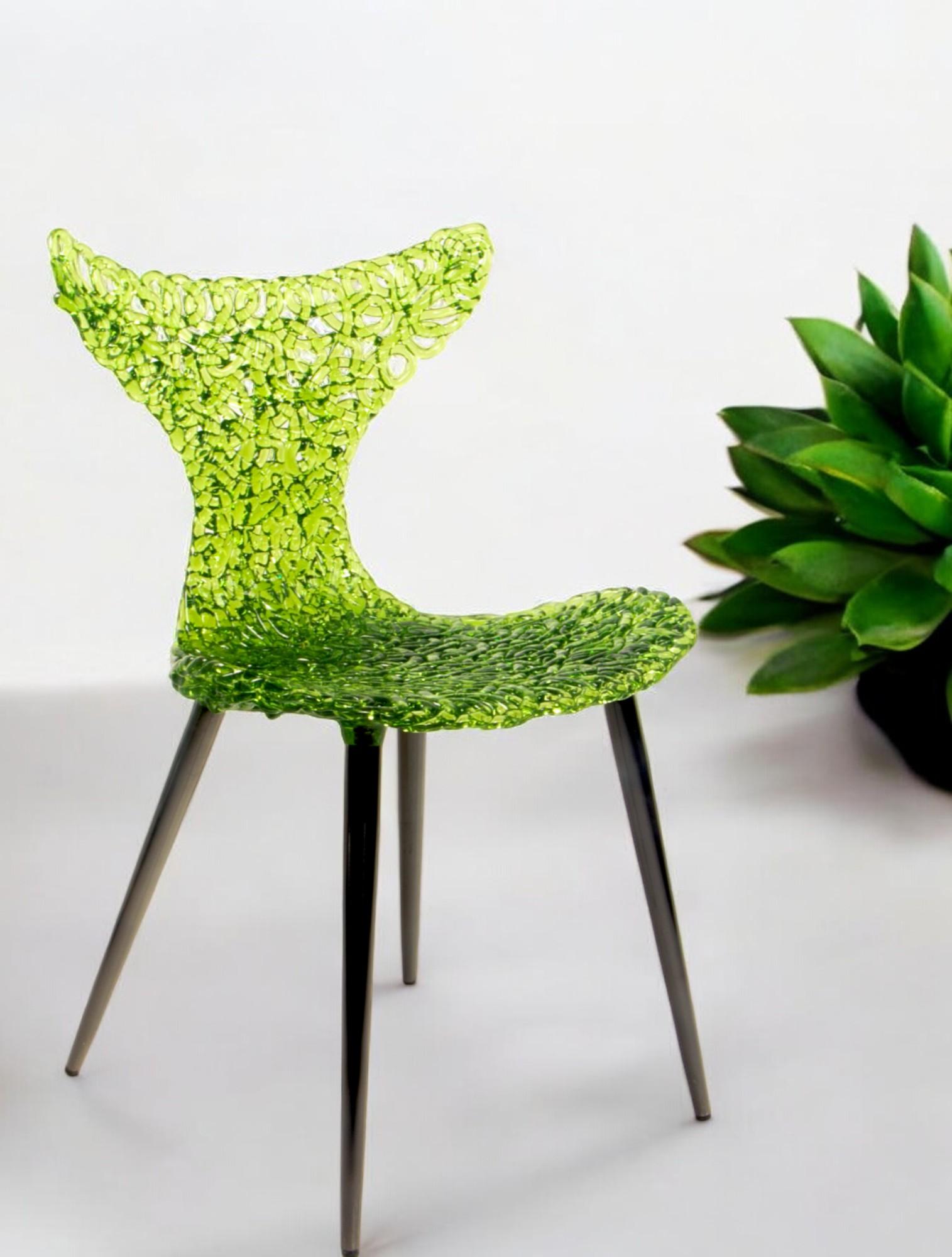 Americano Sedia innovativa - Design fluido con riflessi di luce e opzioni di colore audaci in vendita