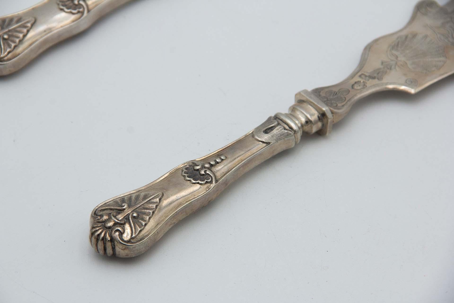 Europeo Fish knife and fork with engravings and cutouts in vendita