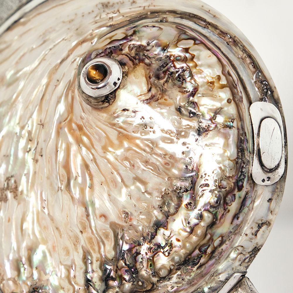 Fish Nº2 with mother-of-pearl shell and eye of the tiger by Alcino Silversmith In New Condition For Sale In Porto, 13