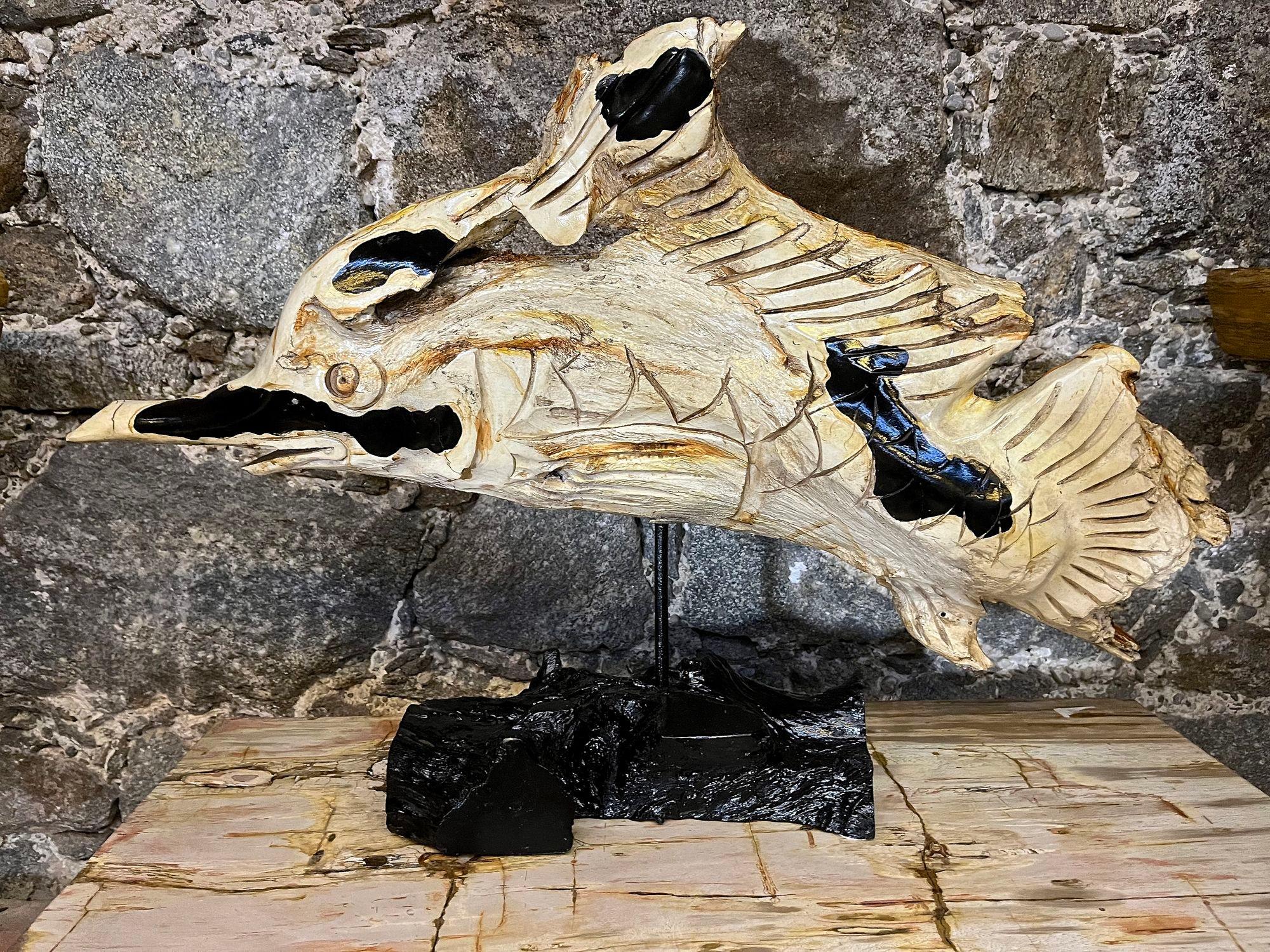 Una escultura orgánica de pez moderna, única en su género, procedente de Java, una de las cuatro grandes llamadas 