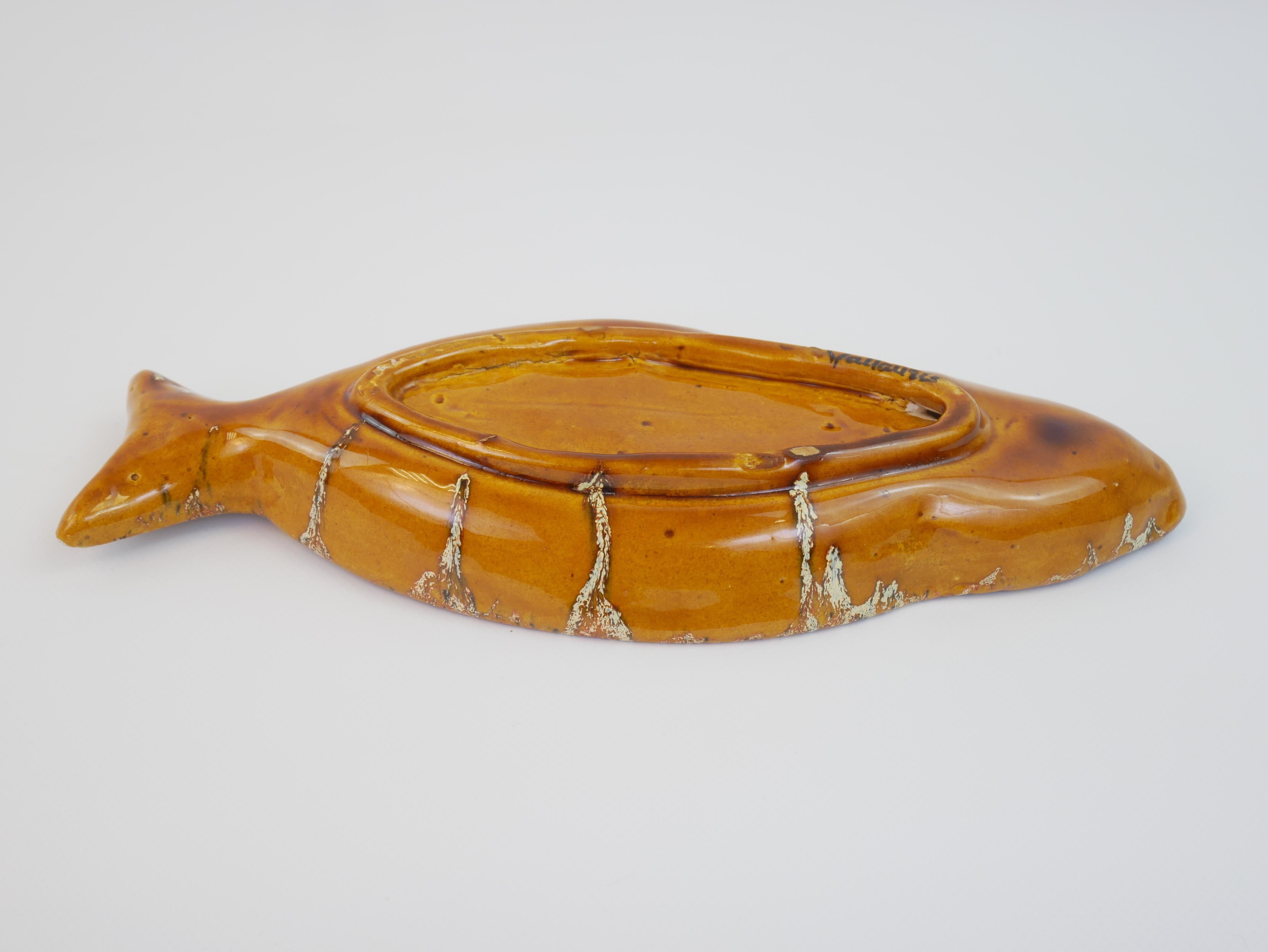 Plats décoratifs / vide-poche en céramique jaune en forme de poisson Bon état - En vente à NICE, FR