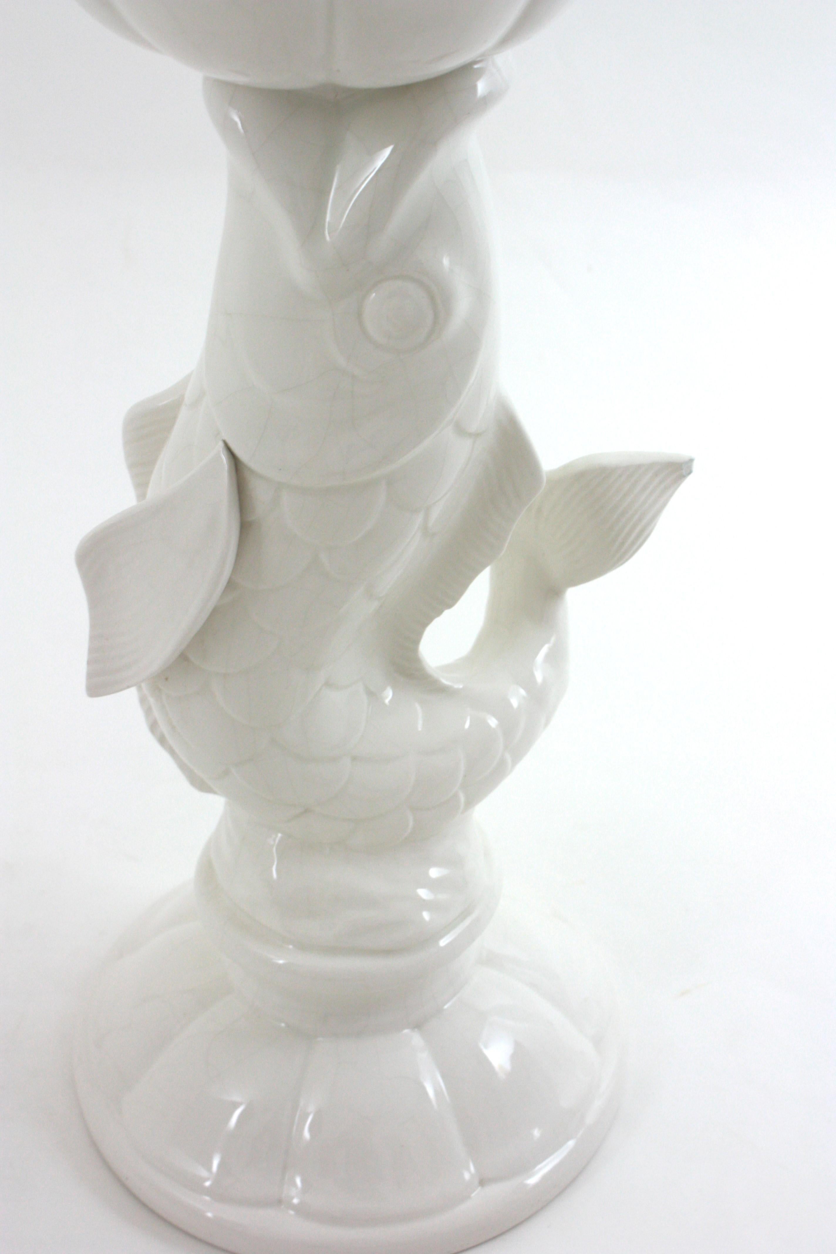 Spagnolo Tavolino a forma di pesce in ceramica bianca, Spagna 1950 in vendita
