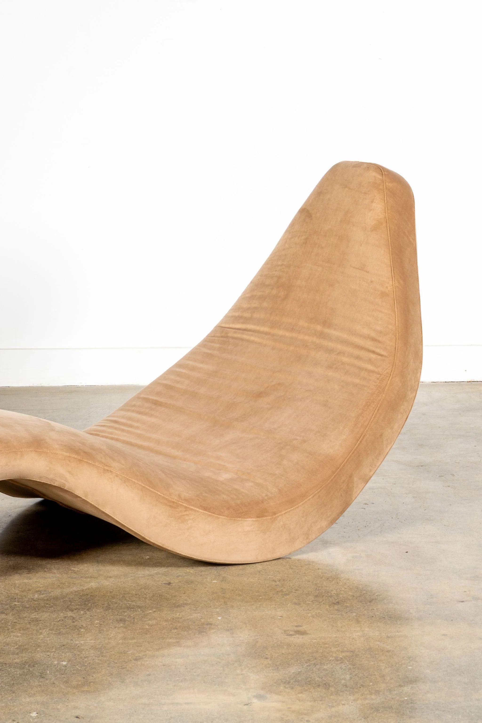 Chaise longue en forme de poisson Bon état - En vente à Toronto, CA